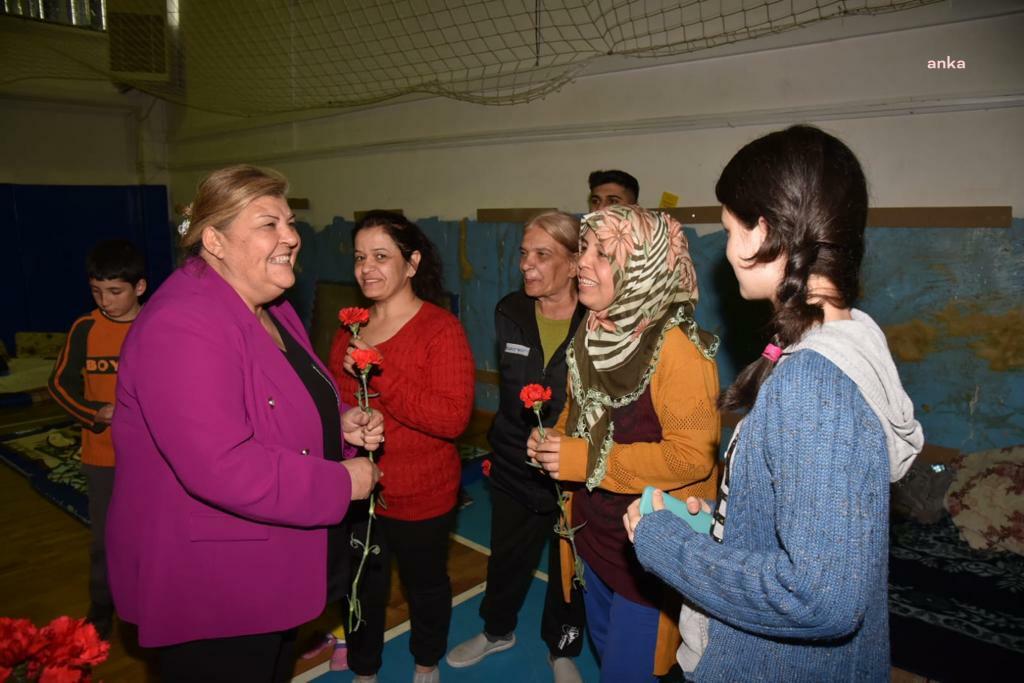 CEYHAN BELEDİYE BAŞKANI ERDEM, 8 MART'TA DEPREMZEDE KADINLARI UNUTMADI