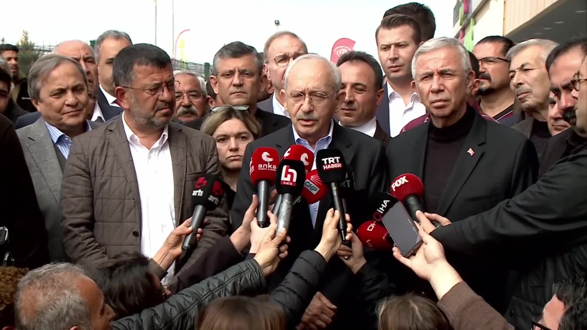 CUMHURBAŞKANI ADAYI KILIÇDAROĞLU, DEPREM BÖLGESİ MALATYA'DA…: “SOSYAL DEVLET, SOSYAL DEVLETLİĞİNİ ŞİMDİ YAPMAYACAKSA NE ZAMAN YAPACAK?”