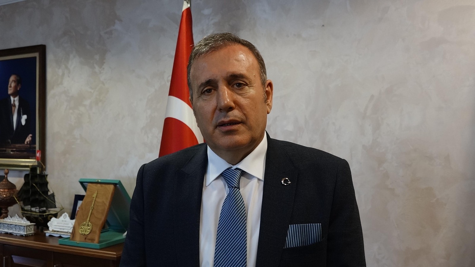 TRABZON TİCARET VE SANAYİ ODASI BAŞKANI ÇELEBİ: "ÖZELLİKLE FAY HATLARININ OLDUĞU ŞEHİRLERDE BİNALAR ÇELİKTEN YAPILMALI"