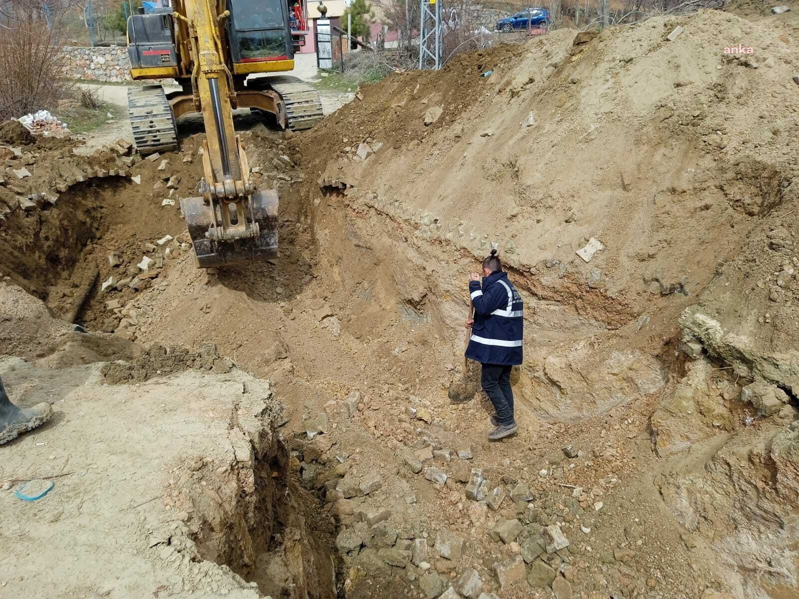 ESKİŞEHİR BÜYÜKŞEHİR BELEDİYESİ ESKİ EKİPLERİNDEN AFET BÖLGESİNDE YOĞUN MESAİ
