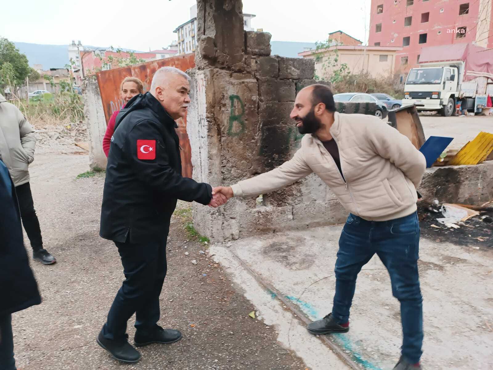 TORBALI BELEDİYE BAŞKANI TEKİN, OSMANİYE'DE ÇADIRLARDA KALAN AFETZEDELERİ ZİYARET ETTİ