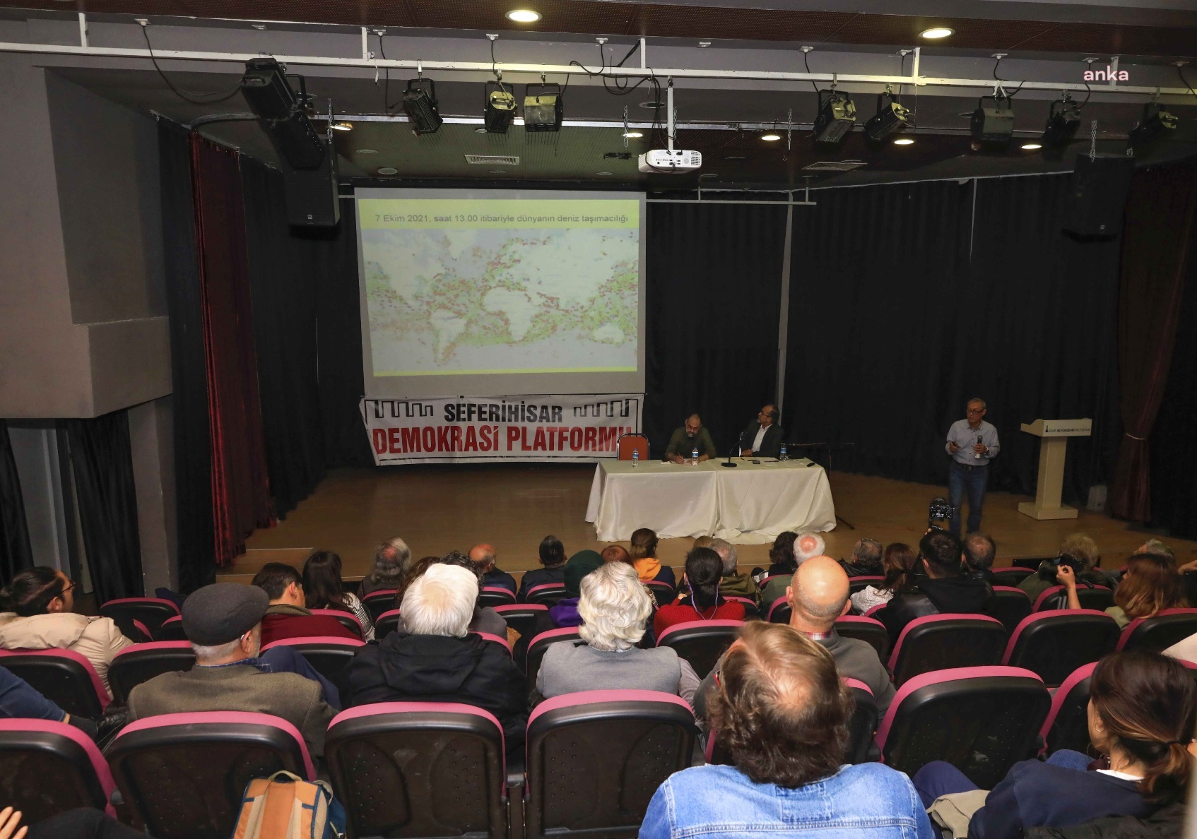 SEFERİHİSAR BELEDİYE BAŞKANI YETİŞKİN’DEN EKOKIRIM YASASI’NA DESTEK