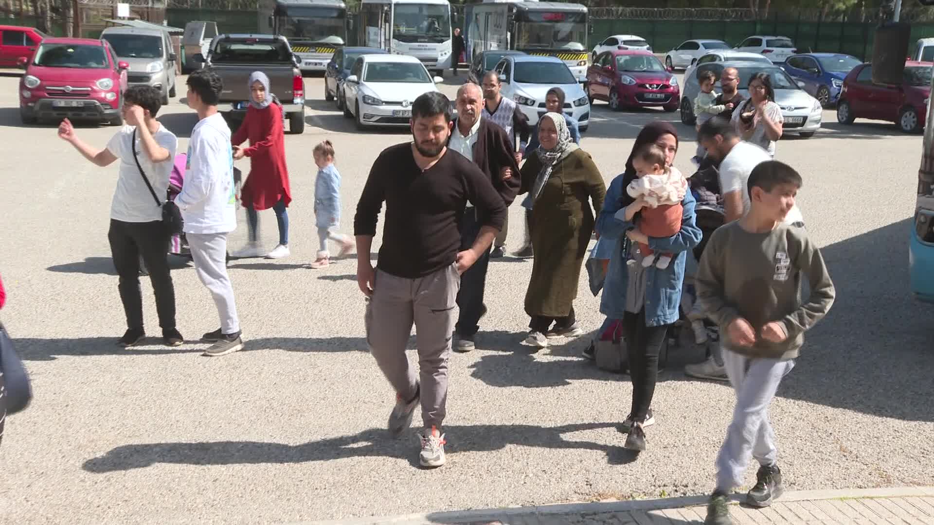 ANTALYA BÜYÜKŞEHİR’DEN DEPREMZEDE YURTTAŞLARA MORAL GEZİSİ
