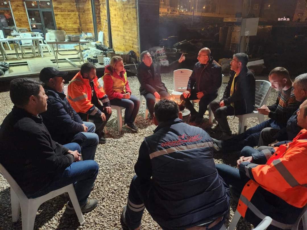 İZMİT BELEDİYE BAŞKANI HÜRRİYET, KAHRAMANMARAŞ’A KURACAKLARI  ÇADIR YAŞAM ALANINI İNCELEDİ
