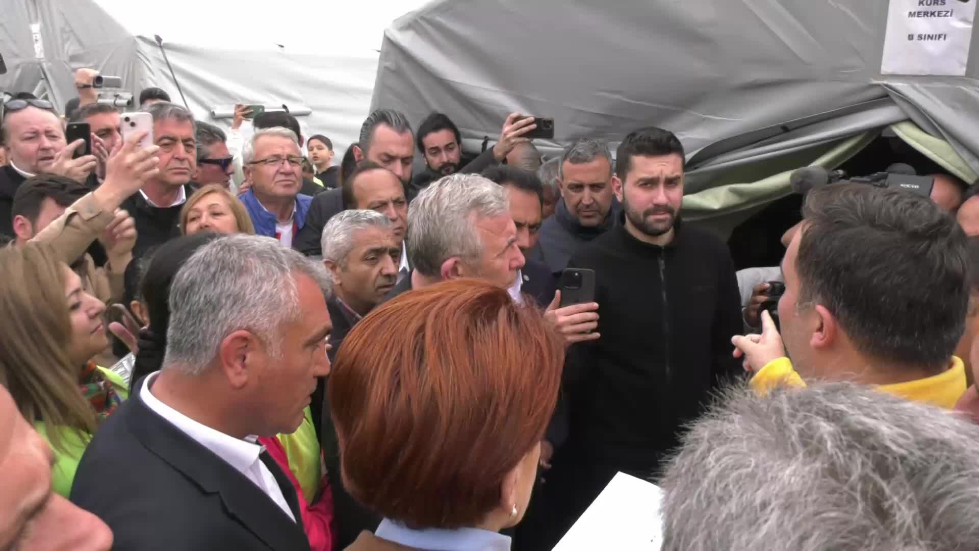 MERAL AKŞENER, İYİ PARTİ’NİN KAHRAMANMARAŞ'TA KURDUĞU ÇADIRKENTİ ZİYARET ETTİ