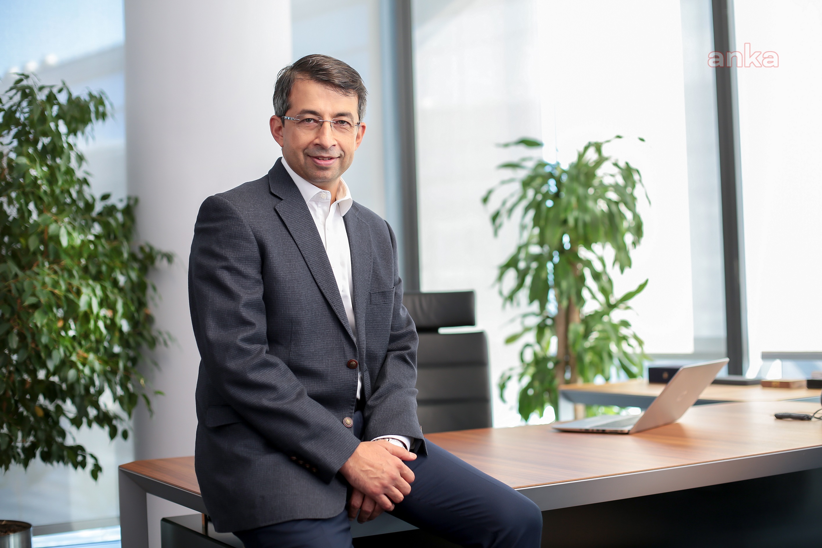 TEKNOLOJİ VE YAZILIM SEKTÖRÜNÜ GENÇLER ŞEKİLLENDİRECEK