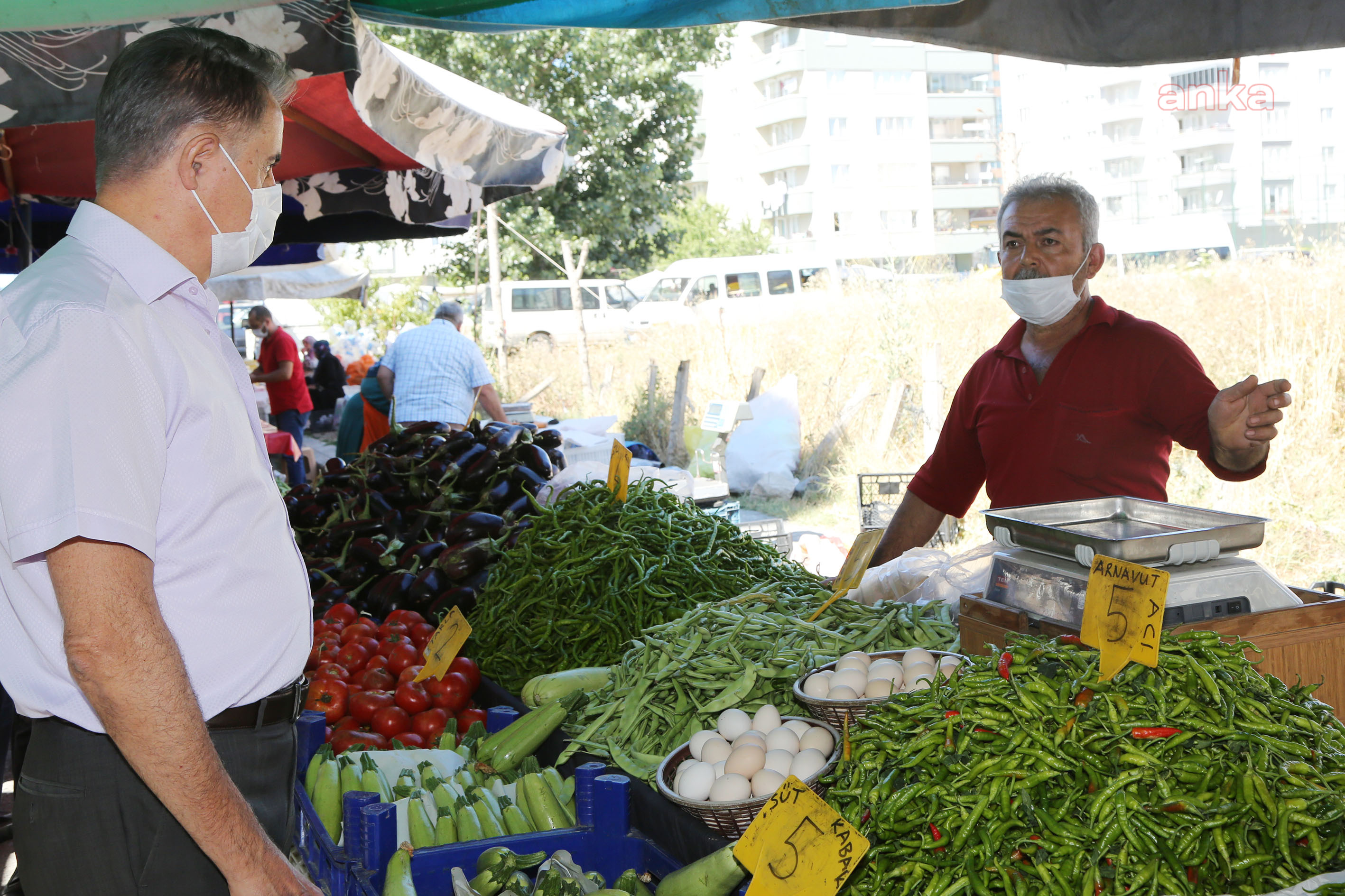 BAŞKAN CEMİL DEVECİ ESNAF VE YURTTAŞLA BULUŞTU