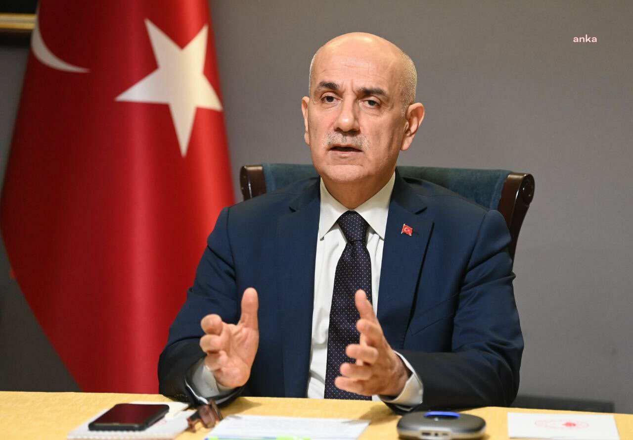 BAKAN KİRİŞCİ: "ŞAP ENSTİTÜMÜZÜN ÜRETTİĞİ AŞILARI BÜYÜKBAŞ HAYVANLARA SÜRATLE UYGULUYORUZ"