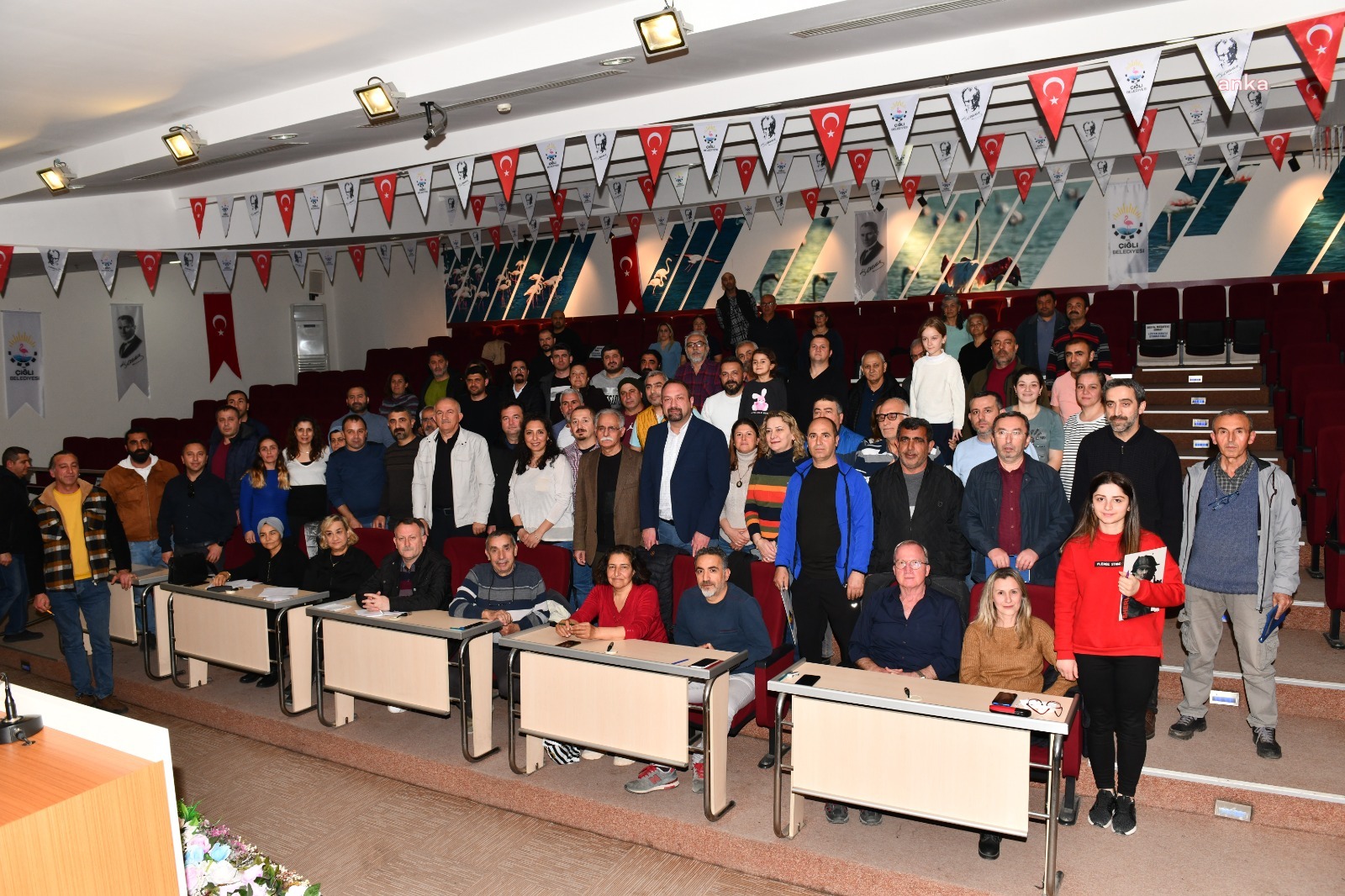 ÇİĞLİ BELEDİYESİ’NİN ARICILIK KURSUNA YOĞUN İLGİ