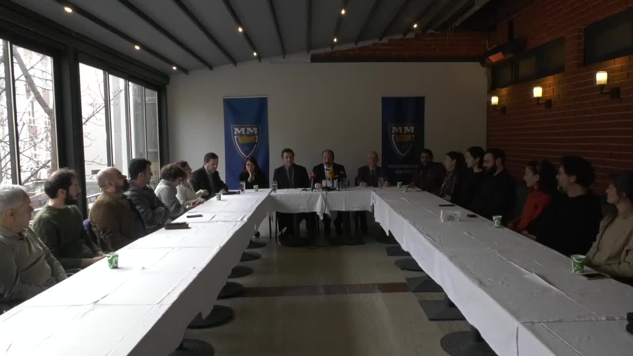 MÜLKİYELİLER BİRLİĞİ VE EĞİTİM SEN'DEN YARGININ GÖREVE İADE KARARI VERDİĞİ BARIŞ AKADEMİSYENLERİ İÇİN ORTAK ÇAĞRI: "HOCALARIMIZ ANKARA ÜNİVERSİTESİ YÖNETİMİ TARAFINDAN HIZLA GÖREVLERİNE BAŞLATILMALIDIR"