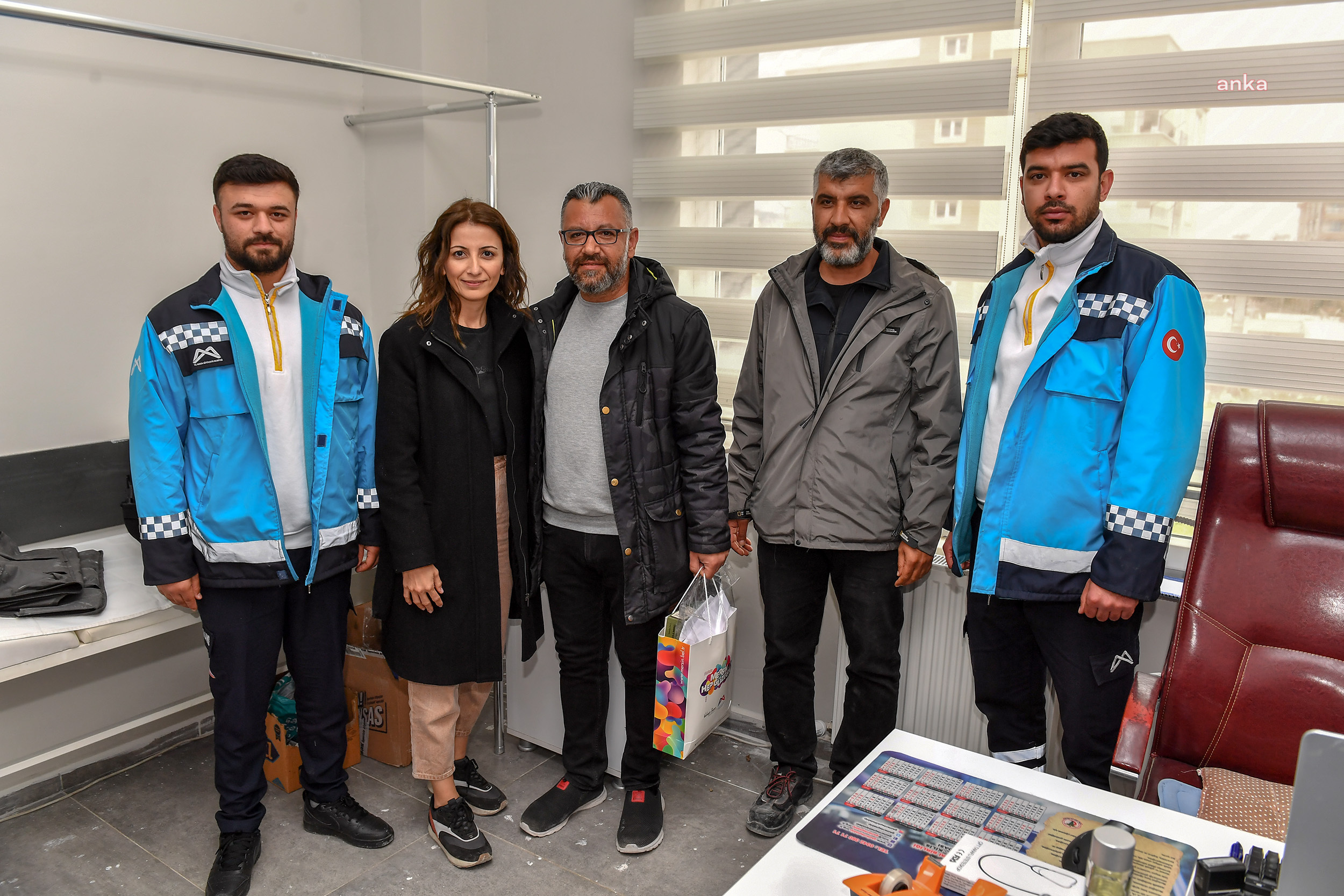 MERSİN BÜYÜKŞEHİR EKİPLERİNDEN DEPREM BÖLGESİNDE ÇALIŞAN SAĞLIK EMEKÇİLERİNE ‘14 MART’ ZİYARETİ