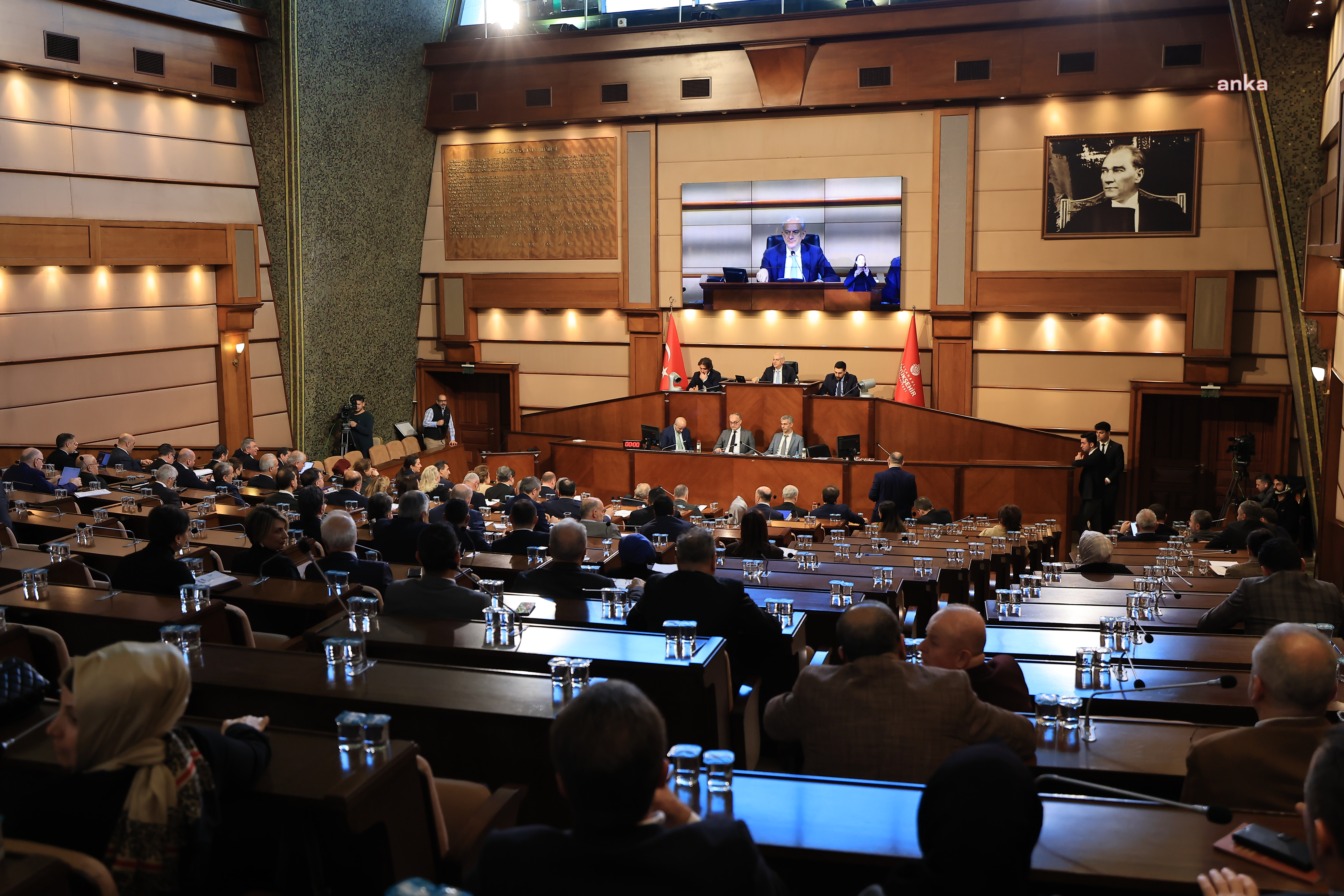 İBB’NİN 3 MİLYAR 449 MİLYON LİRALIK BORÇLANMA TALEBİ AKP VE MHP GRUPLARININ OYLARIYLA 875 MİLYON LİRAYA DÜŞÜRÜLDÜ
