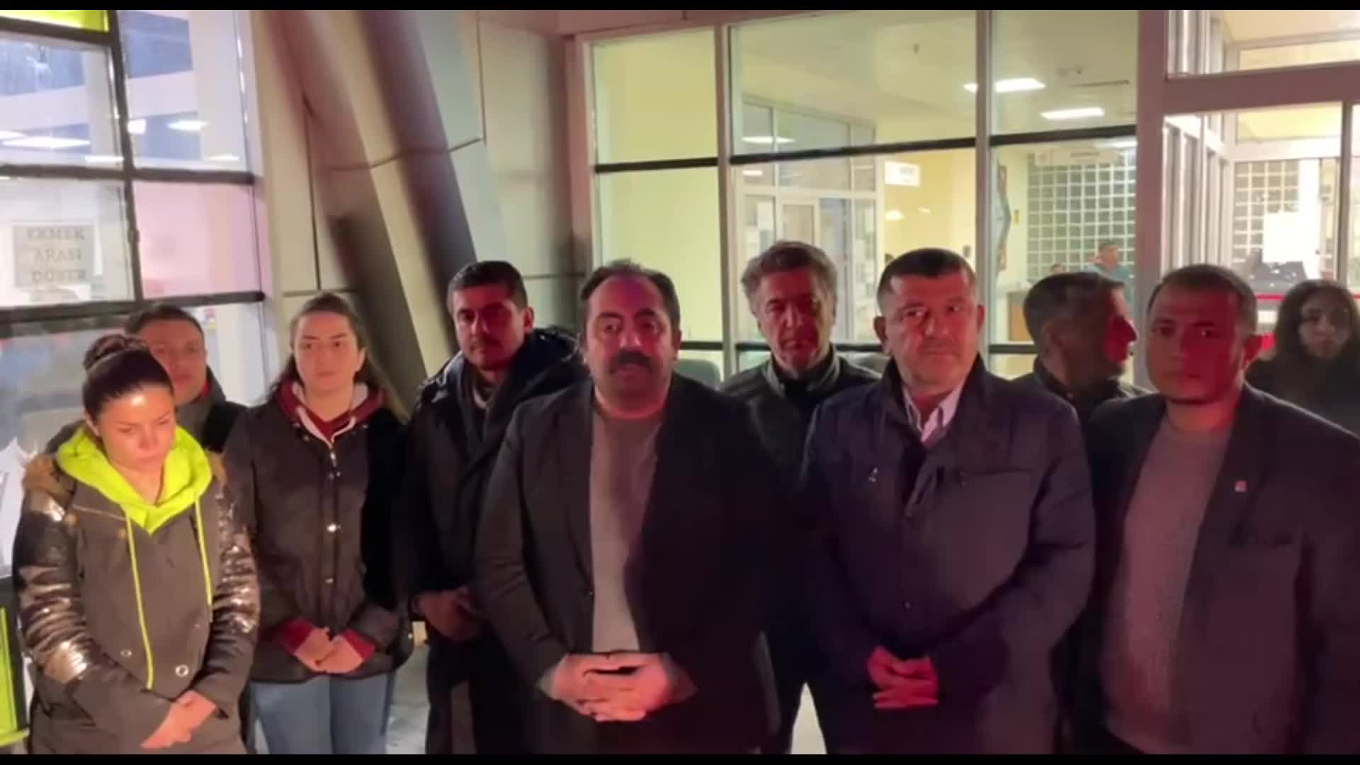 VELİ AĞBABA’DAN MALATYA İL BAŞKANI YILDIZ’A YAPILAN SALDIRIYA SERT TEPKİ: “O KENDİ YAPTIĞI PİSLİĞİN İÇERİSİNDE BOĞULSUN. ENKAZIMIZ HALA YERDE. 37. GÜNDE İNSANLAR HALA ÇADIR BULAMAMIŞ. O İNSANLAR NEFRETİNDE BOĞULMAYA DEVAM ETSİN”