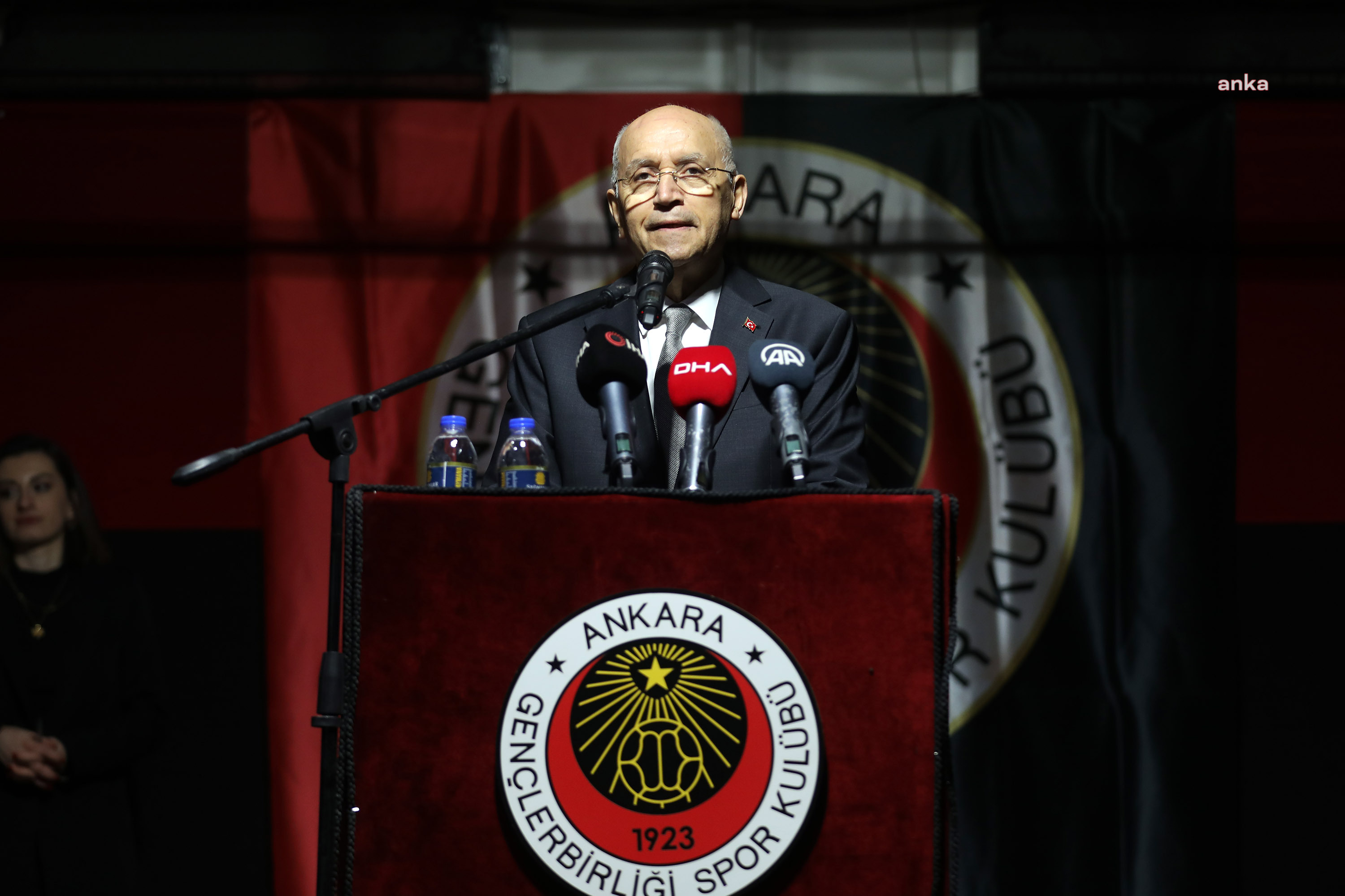 YENİMAHALLE BELEDİYE BAŞKANI YAŞAR, GENÇLERBİRLİĞİ’NİN 100’ÜNCÜ YAŞINI KUTLADI: “ASIRLIK ÇINARA DESTEĞİMİZİ SONUNA KADAR SÜRDÜRECEĞİZ”