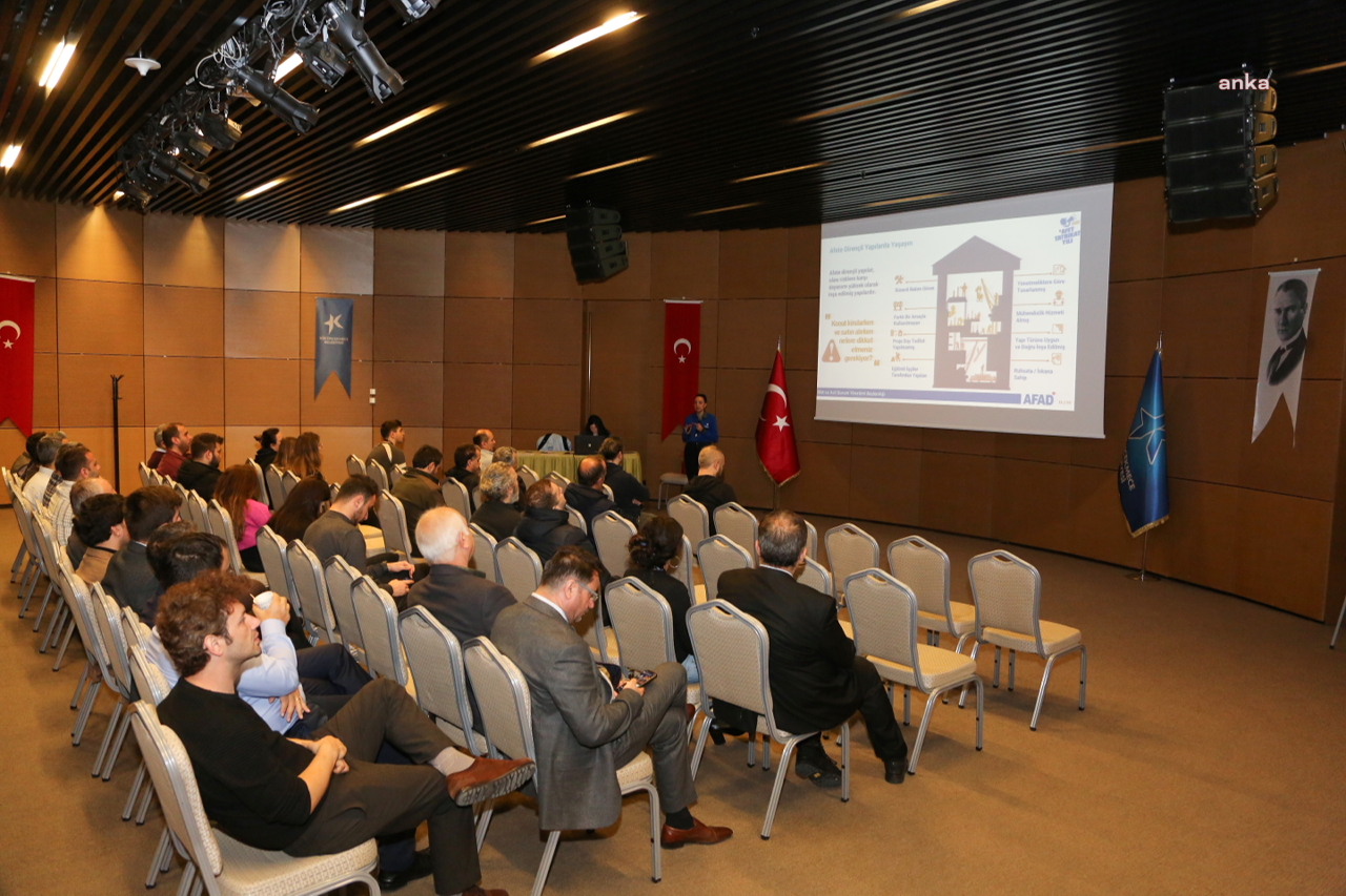 KÜÇÜKÇEKMECE BELEDİYESİ’NDEN PERSONELE ‘AFET FARKINDALIK EĞİTİMİ’