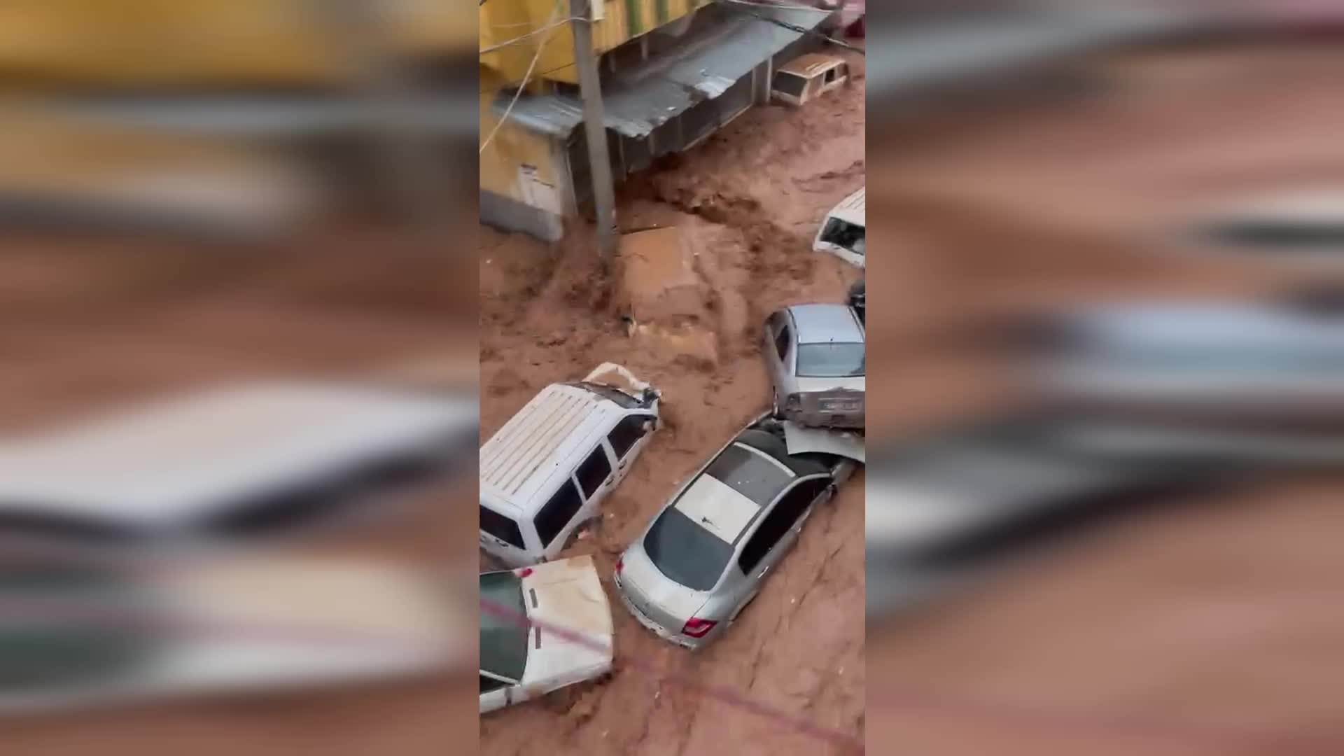 ŞANLIURFA'DA SEL: 4 KİŞİ HAYATINI KAYBETTİ