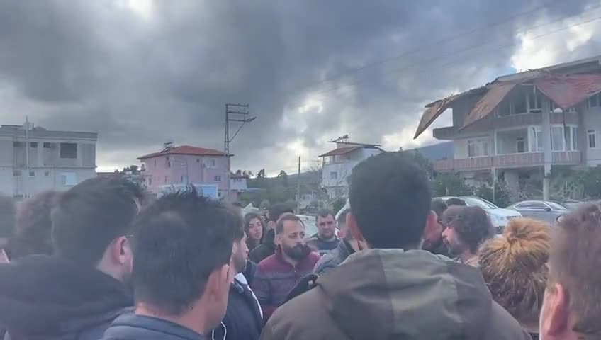 HATAY KARAÇAY TOMRUKSUYU KÖYLER KOORDİNASYONU: "İBB ÇOCUK PARKI KURDU DİYE HATAY VALİ YARDIMCISI EĞİTİM ÇADIRLARININ SÖKÜLMESİNİ İSTEDİ"