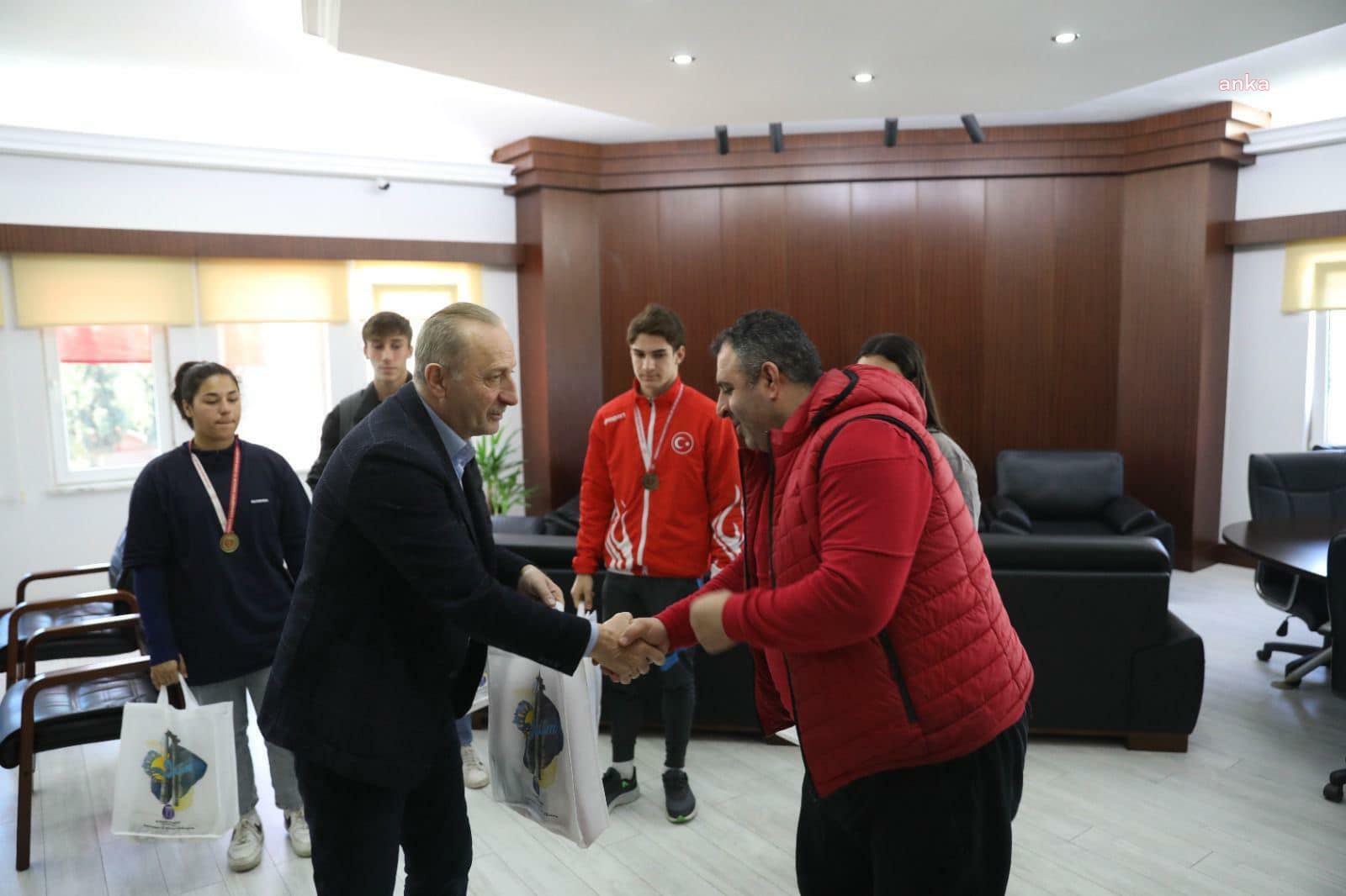 ŞAMPİYON BOKSÖRLERDEN DİDİM BELEDİYE BAŞKANI ATABAY’A ZİYARET