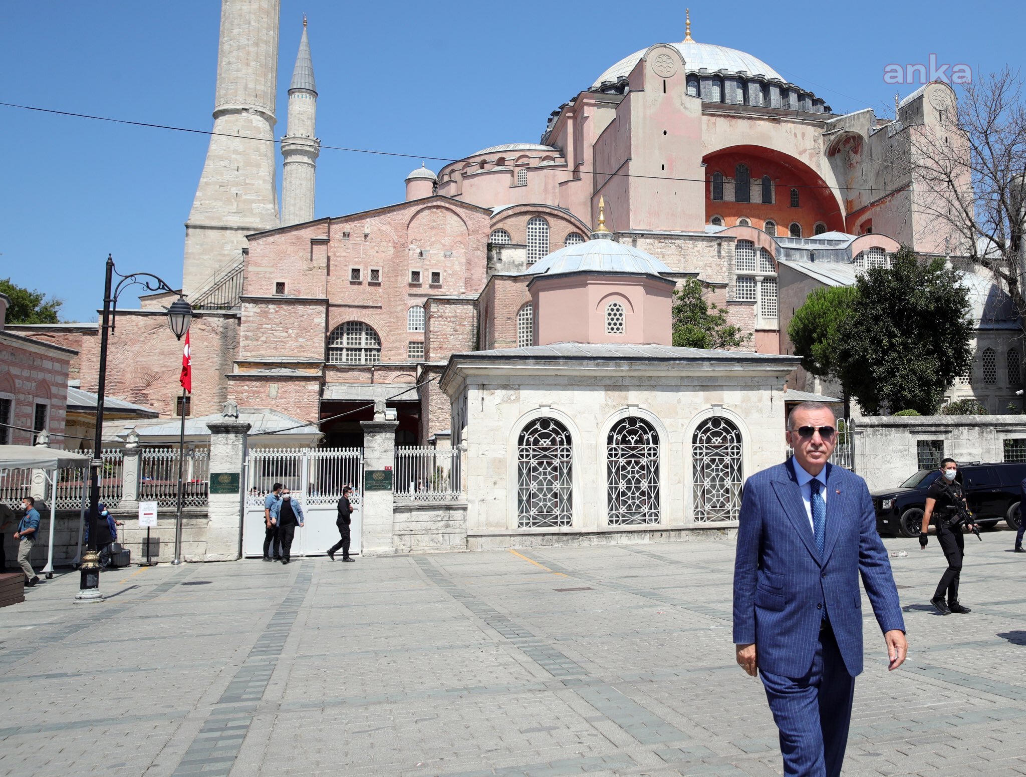 CUMHURBAŞKANI ERDOĞAN, BAKAN ALBAYRAK’A YÖNELİK ELEŞTİRİLERİ YANITLADI