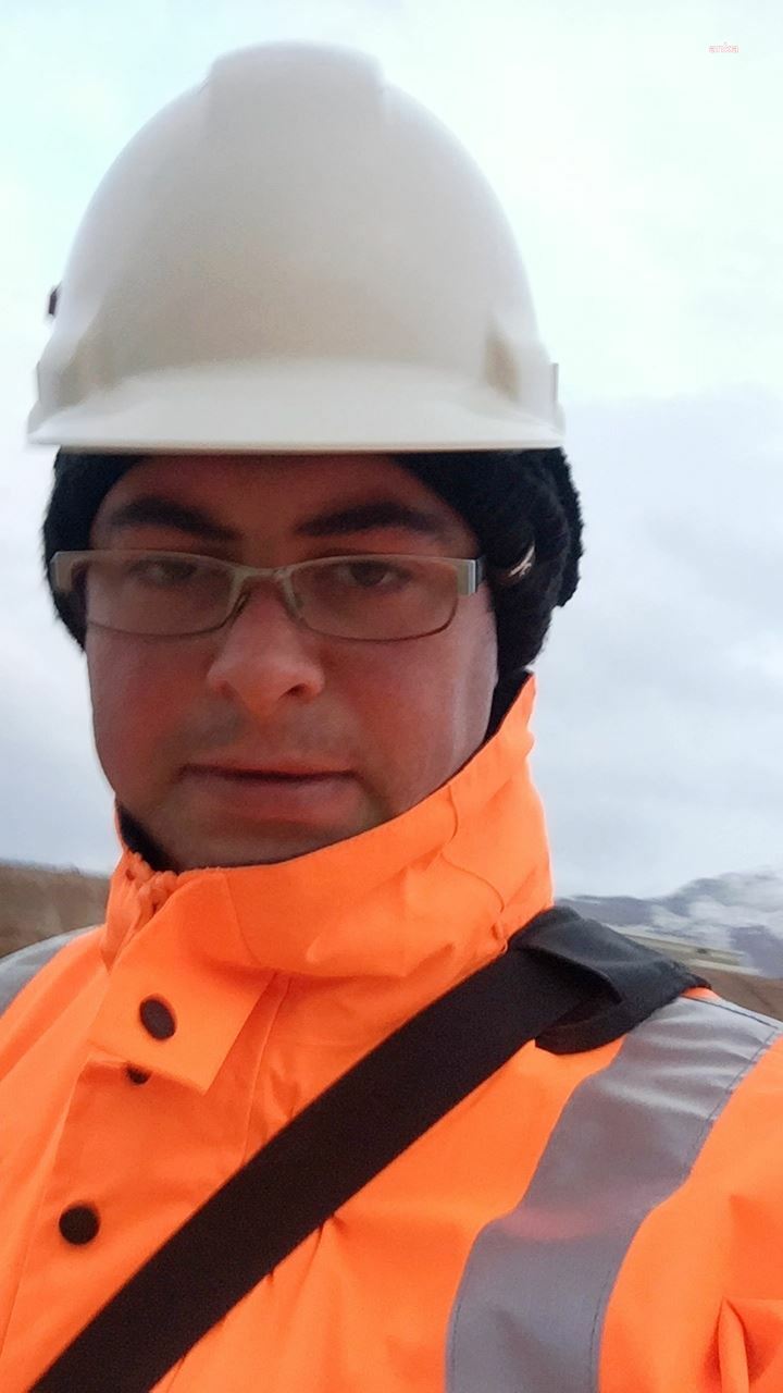 MALZEME MÜHENDİSİ ERHAN MATARACI, DEPREM BÖLGESİNDEKİ SEL FELAKETİNİ DEĞERLENDİRDİ: “TÜRKİYE HER BÖLGESİNDE FARKLI KURALLAR UYGULANMASI GEREKEN BİR ÜLKE AMA HER YERDE AYNI ŞARTLAR UYGULANIYOR”