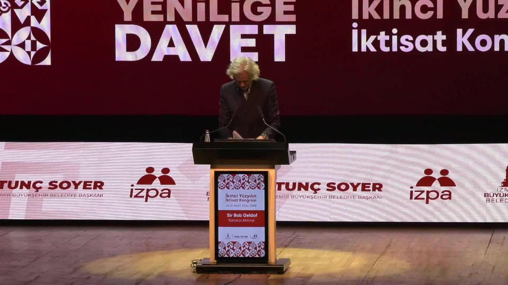 SİR BOB GELDOF, İKTİSAT KONGRESİ’NDE KONUŞTU: “ATATÜRK'ÜN BÜYÜK İÇ GÖRÜSÜ, BİR ULUSUN GEÇMİŞİN GÖLGESİNE AİT OLMASINA İZİN VERMEMESİYDİ. TÜRKİYE BU FİKİRDEN UZAKLAŞMAMALI"