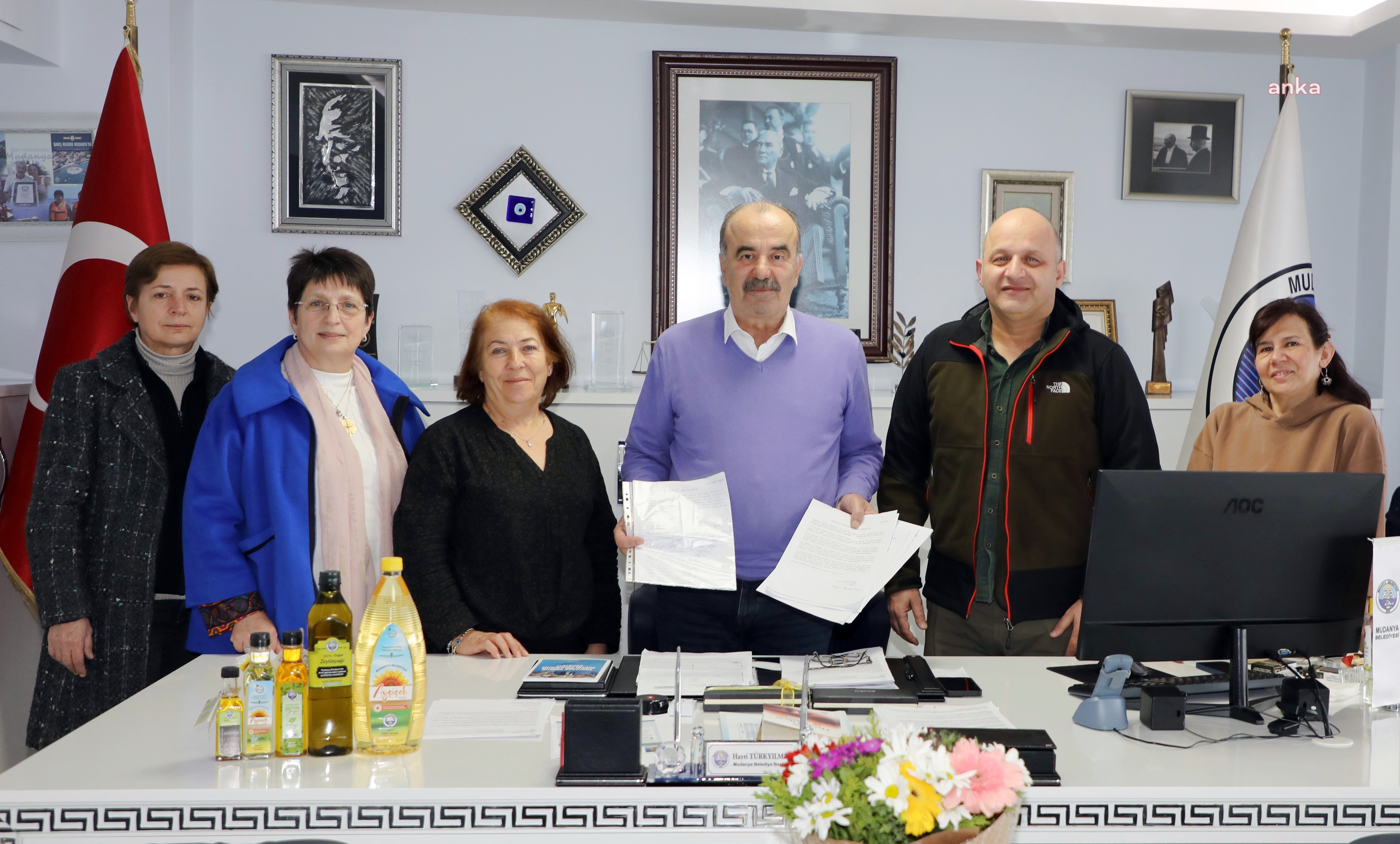 ÇAĞRIŞANLILAR, "BETON YIĞININA HAYIR" KAMPANYASI İLE TOPLADIKLARI İMZALARI, MUDANYA BELEDİYESİ'NE TESLİM ETTİ