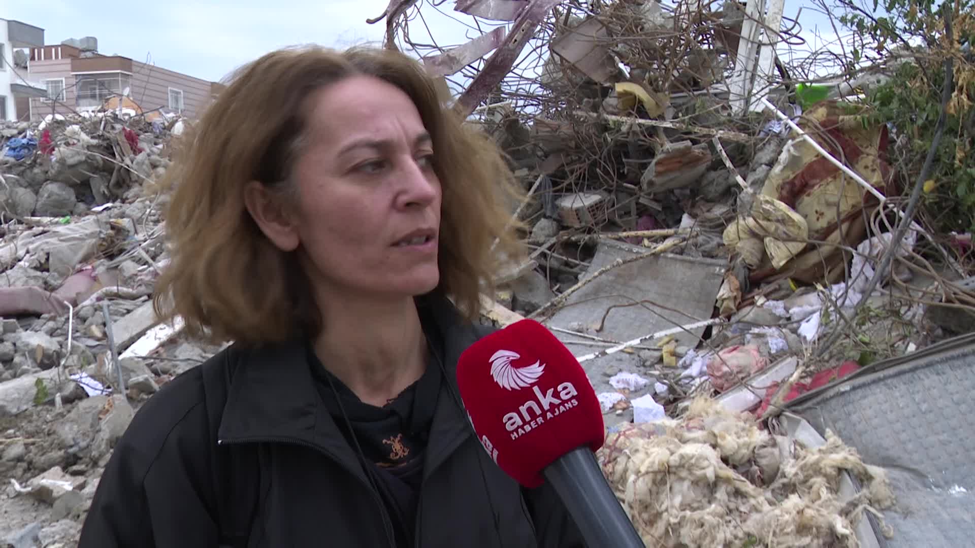 İSKENDERUN’DA ÇADIRLARI BOŞALTILAN EKMEK VE GÜL TOPLULUĞU GÖNÜLLÜSÜ ÖZTÜRK: “KARA PROPAGANDAYLA ÇALIŞMALARIMIZ DEVLET ELİYLE KARALANIYOR”