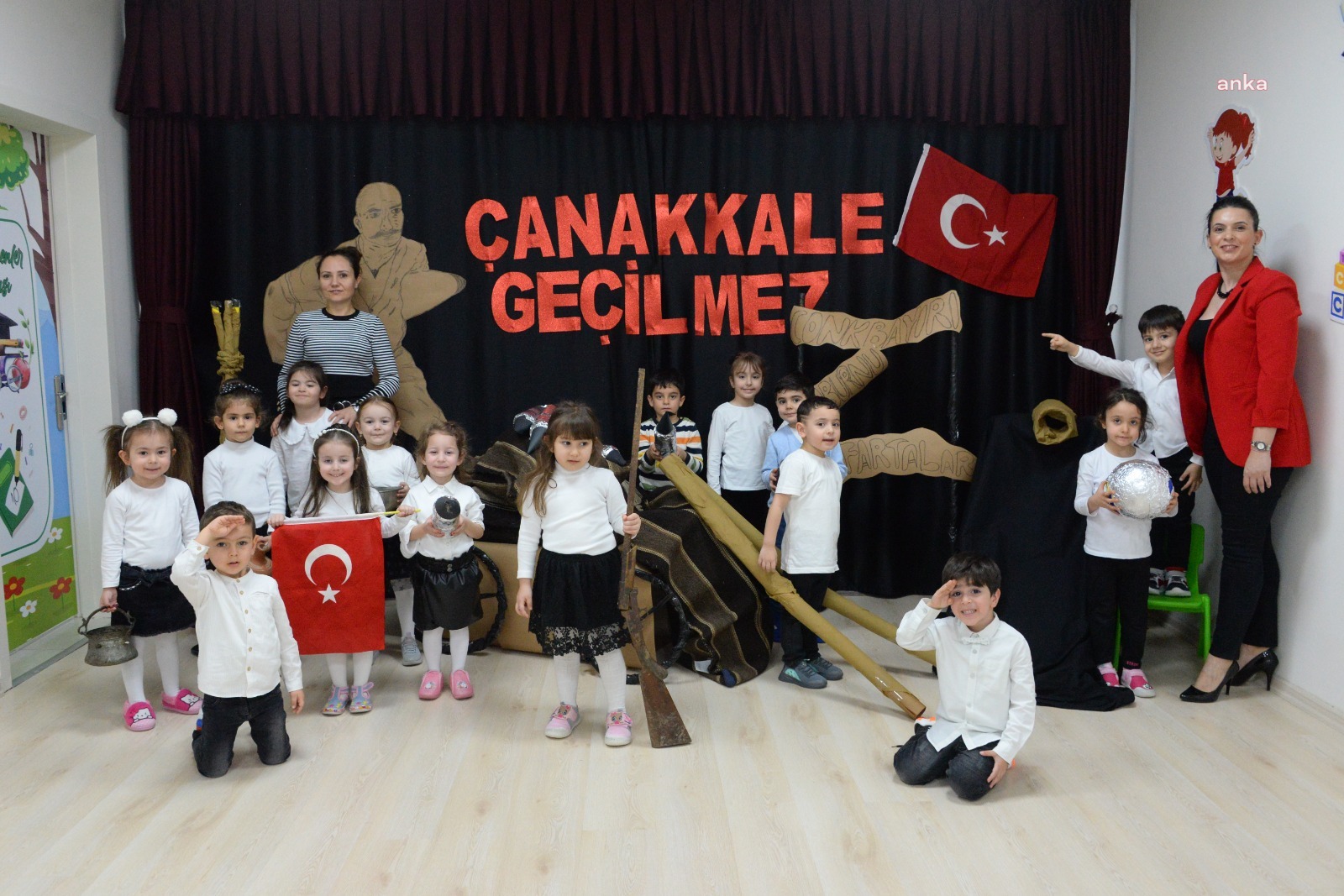 BOZÜYÜK BELEDİYESİ GÜNDÜZ ÇOCUK OYUN VE BAKIMEVİ’NDE ÇANAKKALE ZAFERİ'NE ÖZEL PROGRAM