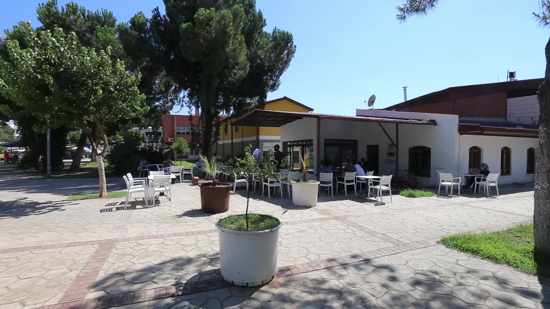 EFELER UMURLU’DAKİ PARK KAFE HİZMETE GİRDİ