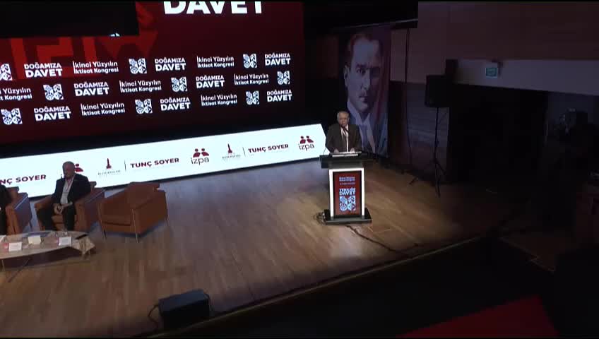 İKİNCİ YÜZYILIN İKTİSAT KONGRESİ… SABRİ TEKİR: “BİR PARTİNİN KENDİ SİYASİ ÇIKARLARI DOĞRULTUSUNDA DIŞ POLİTİKAYA BOYUT KAZANDIRMA GİRİŞİMLERİ DAİMA ZARARLA SONUÇLANMIŞTIR"
