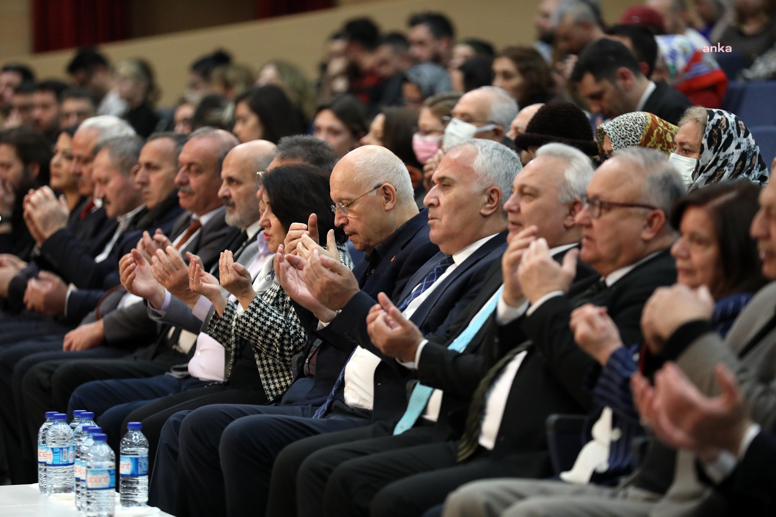 YENİMAHALLE BELEDİYESİ, ÇANAKKALE ZAFERİ’NİN 108. YIL DÖNÜMÜNDE ŞEHİTLERİ ANDI