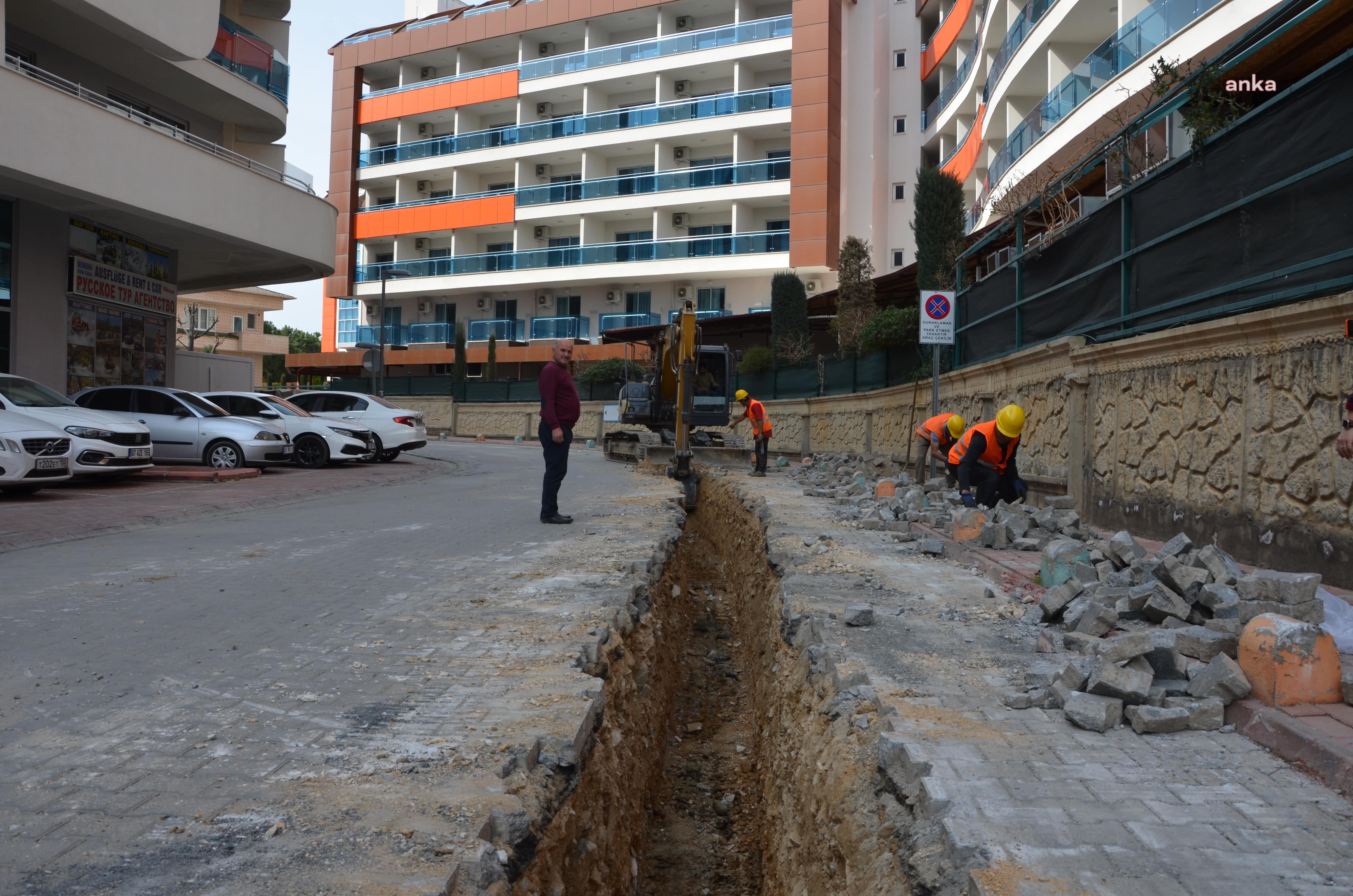 ANTALYA BÜYÜKŞEHİR’DEN ALANYA TÜRKLER MAHALLESİ TURİZM BÖLGESİNE YENİ İÇME SUYU HATTI