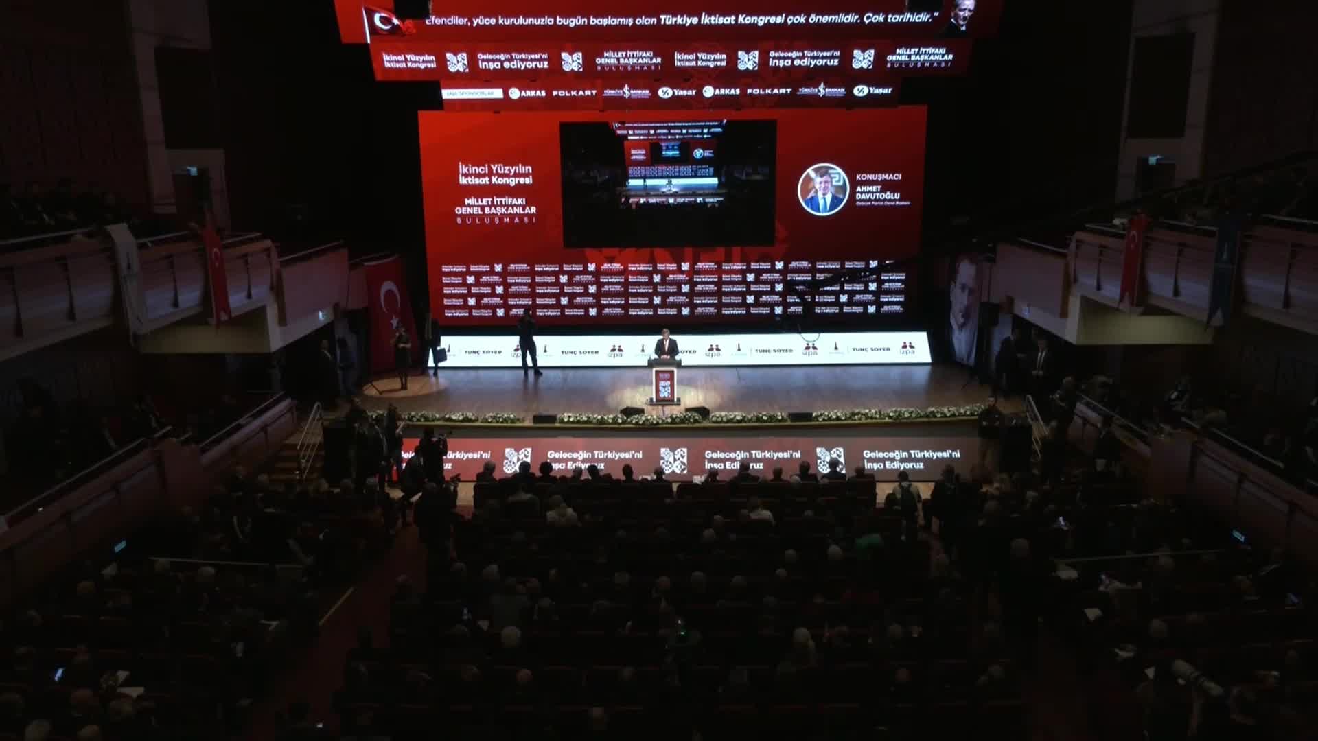 DAVUTOĞLU: OTORİTER, YOLSUZLUK DÜZENİNİN OLDUĞU YERDE İKTİSADİ KALKINMA OLMAZ