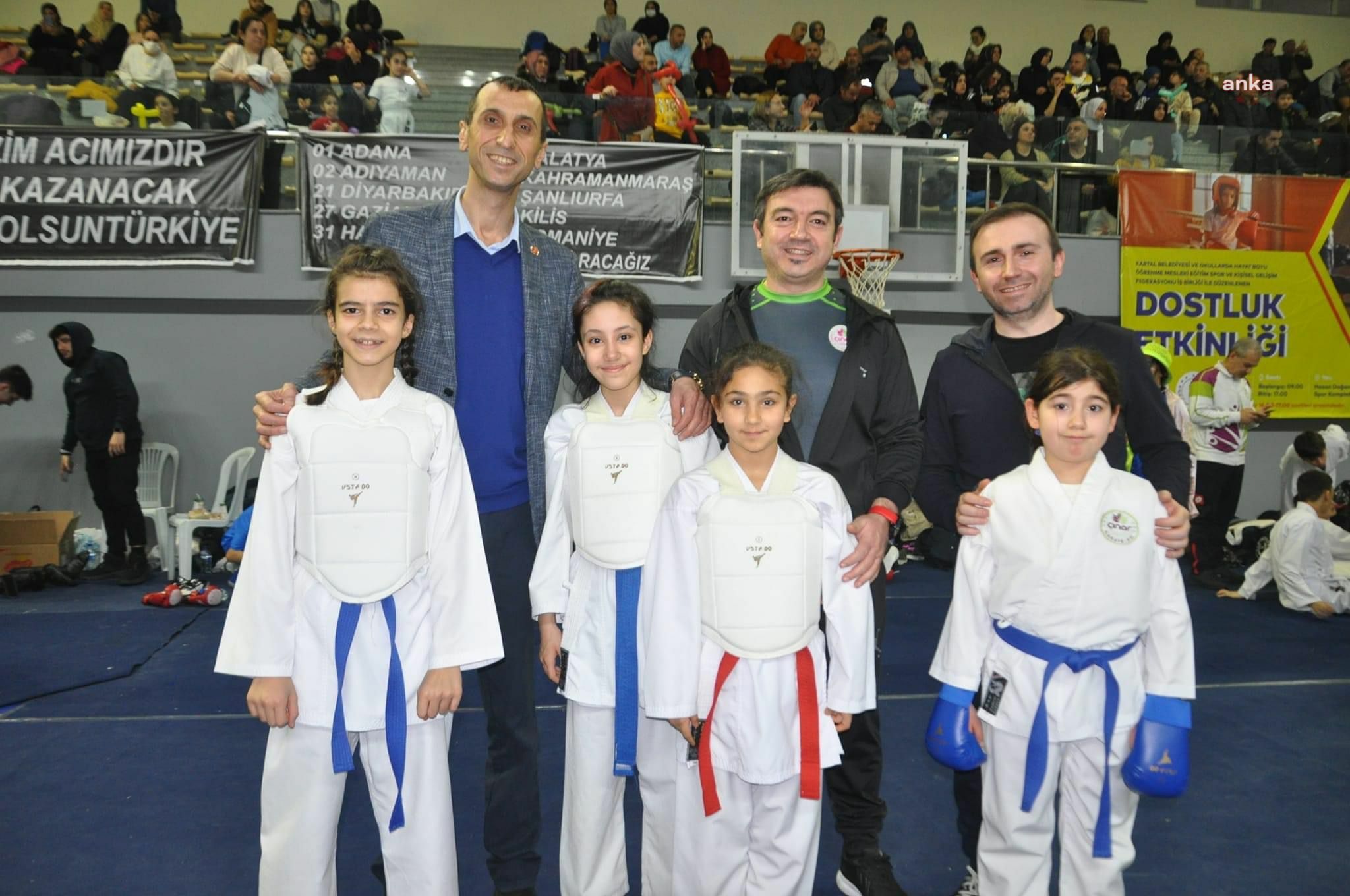 KARTAL BELEDİYESİ, KARATE VE KİCK BOKS DOSTLUK MÜSABAKASINA EV SAHİPLİĞİ YAPTI