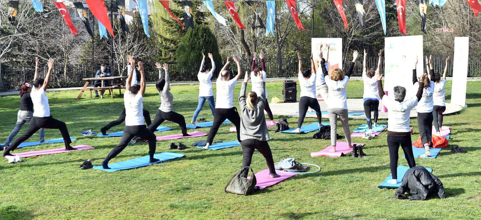 BEŞİKTAŞ’TA ‘ULUSLARARASI MUTLULUK GÜNÜ’NDE YOGA VE MEDİTASYON ETKİNLİĞİ DÜZENLENDİ
