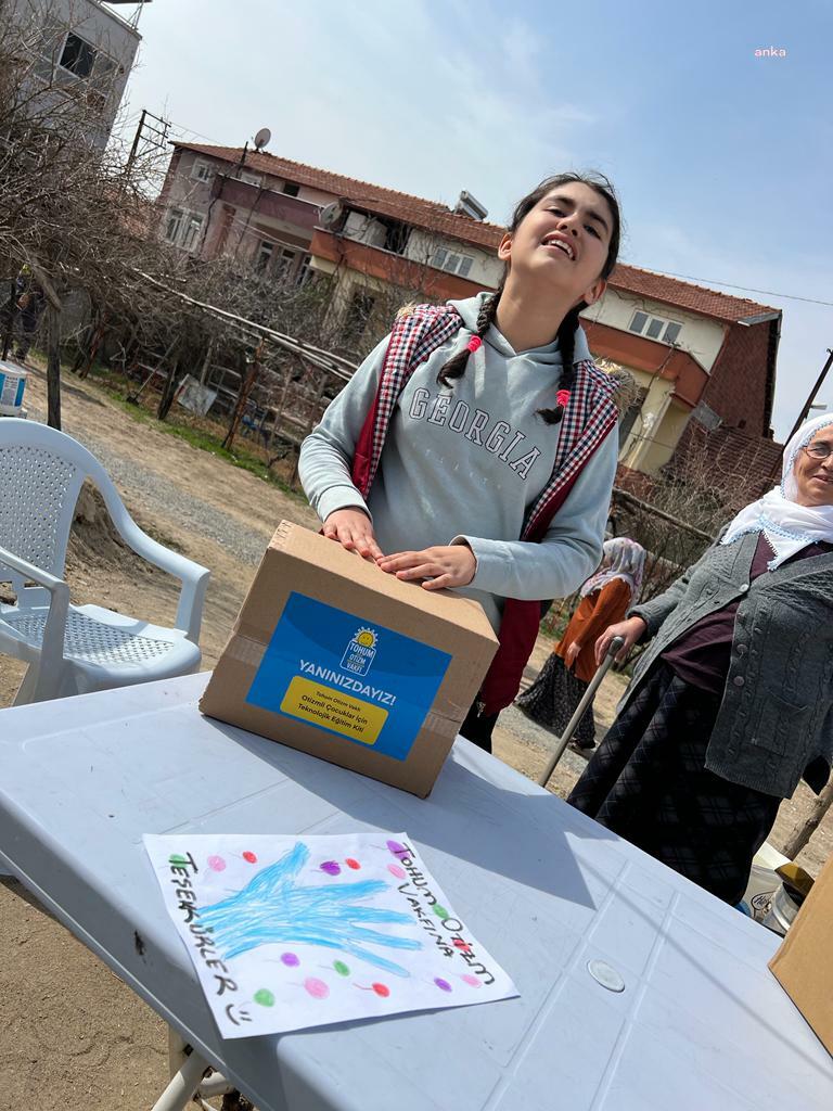 TOHUM OTİZM VAKFI DEPREMDEN ETKİLENEN OTİZMLİ ÇOCUKLARA EĞİTİM VE TEKNOLOJİ KİTİ ULAŞTIRIYOR