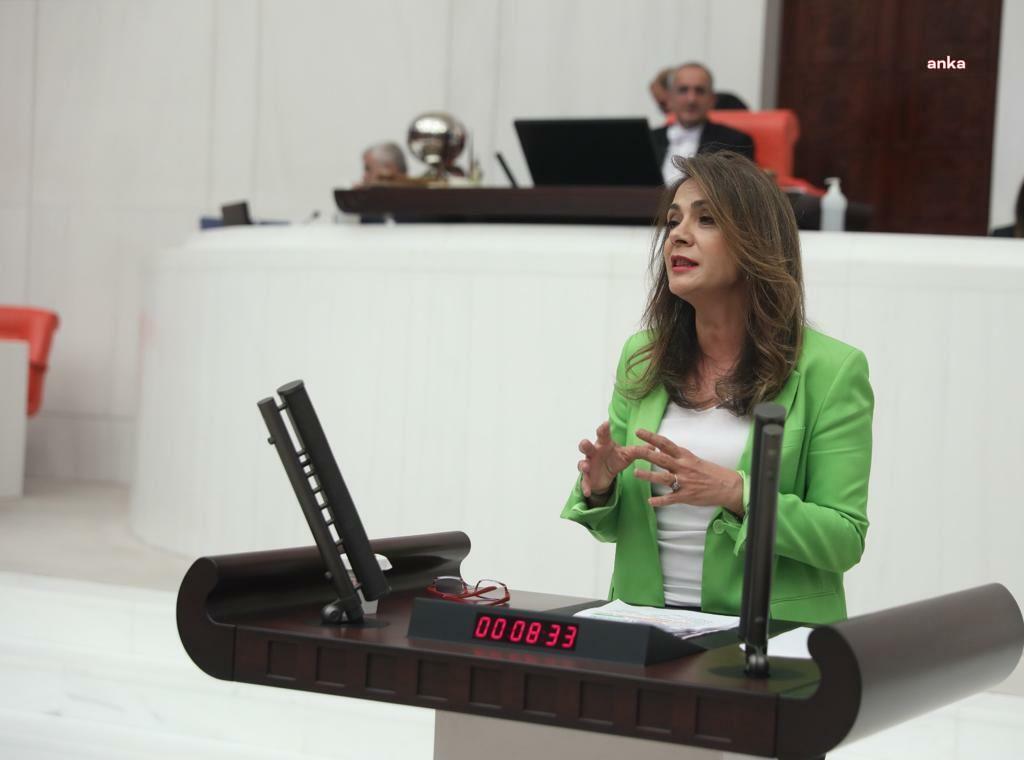GAMZE AKKUŞ İLGEZDİ: “KYK YURTLARI BOŞ İSE NEDEN ÖĞRENCİLERİMİZ YÜZ YÜZE EĞİTİMDEN MAHRUM BIRAKILIYOR”