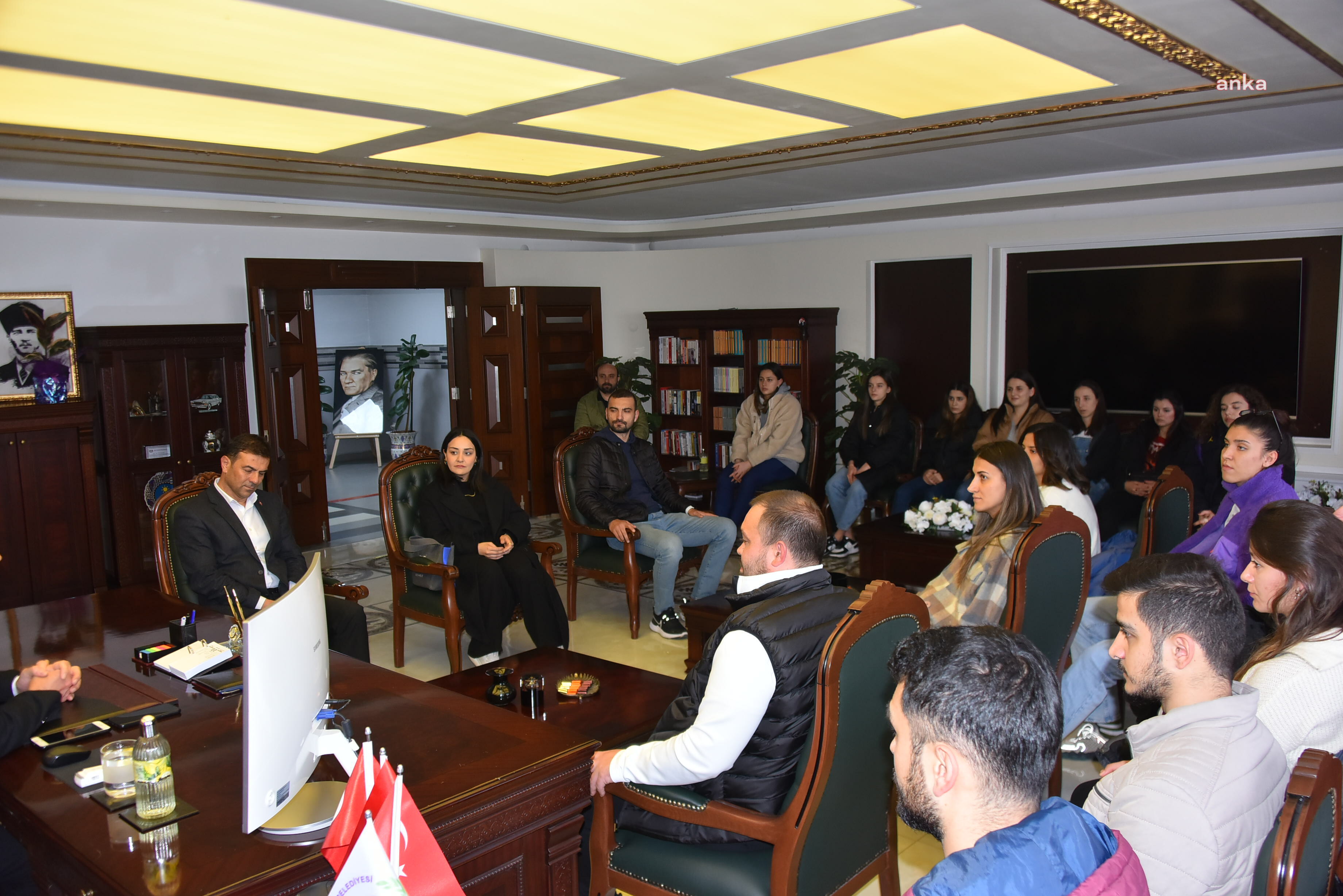 BOZÜYÜK BELEDİYE BAŞKANI BAKKALCIOĞLU, KADIN VOLEYBOL TAKIMI’YLA BİR ARAYA GELDİ