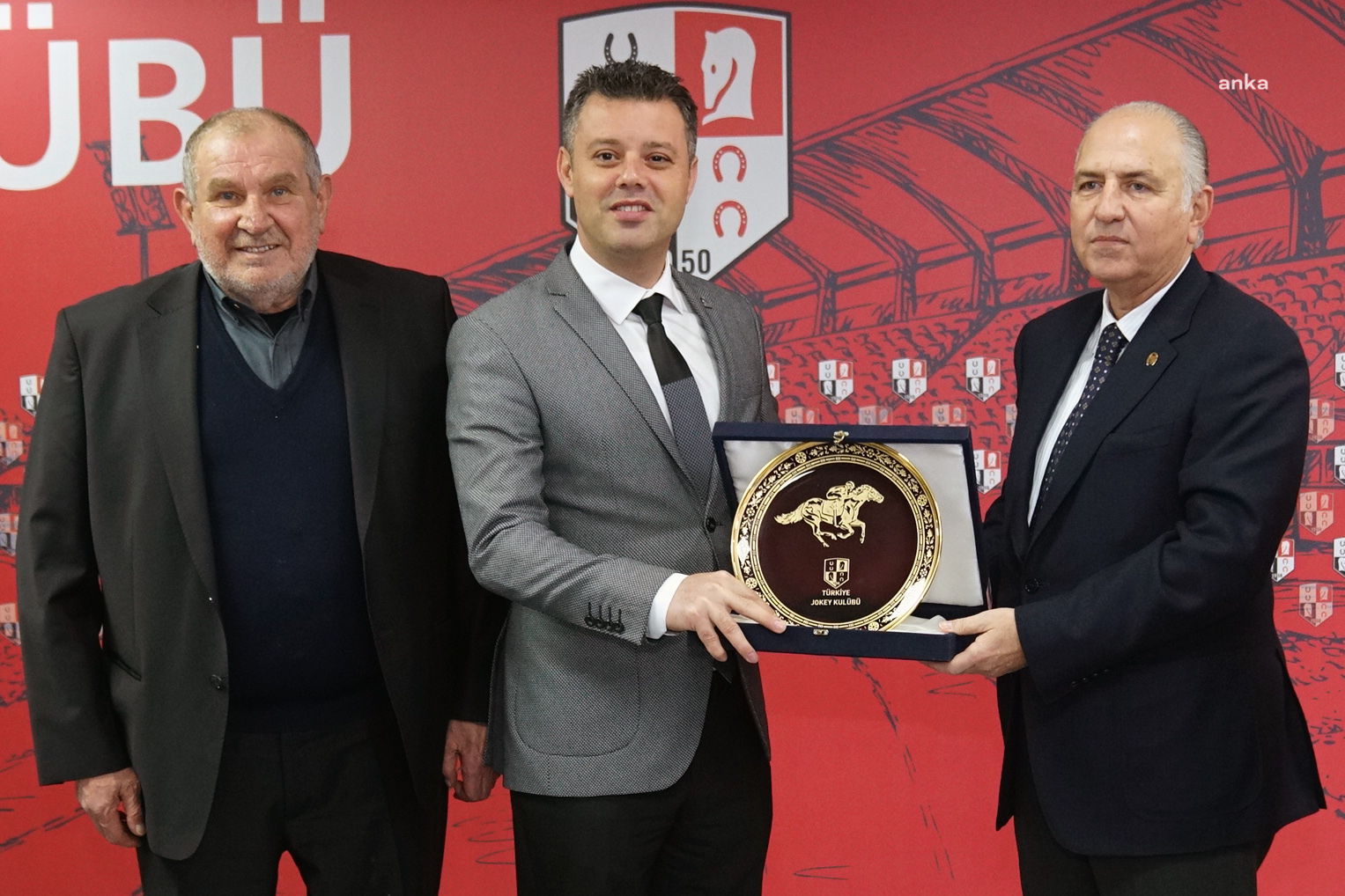 VELİEFENDİ HİPODROMU'NDA ‘ÇORLU BELEDİYE BAŞKANLIĞI KOŞUSU’ DÜZENLENDİ