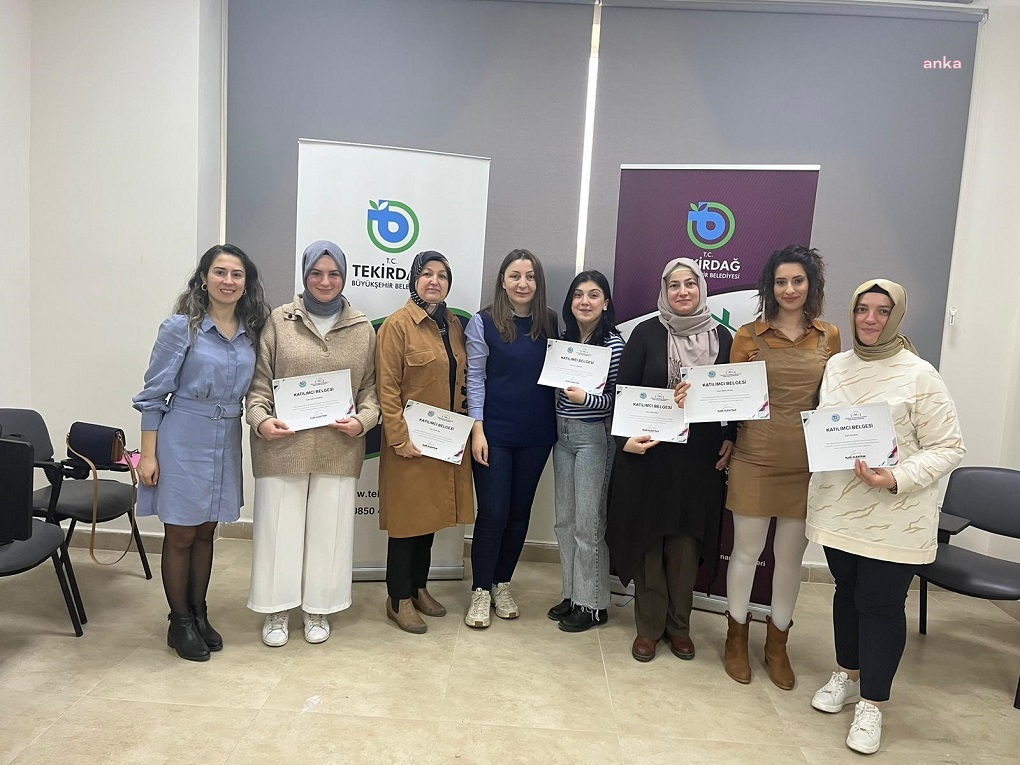 TEKİRDAĞ BÜYÜKŞEHİR'İN ÇERKEZKÖY KADIN DANIŞMA MERKEZİ'NDE KADIN ÇALIŞMALARI ATÖLYESİ TAMAMLANDI
