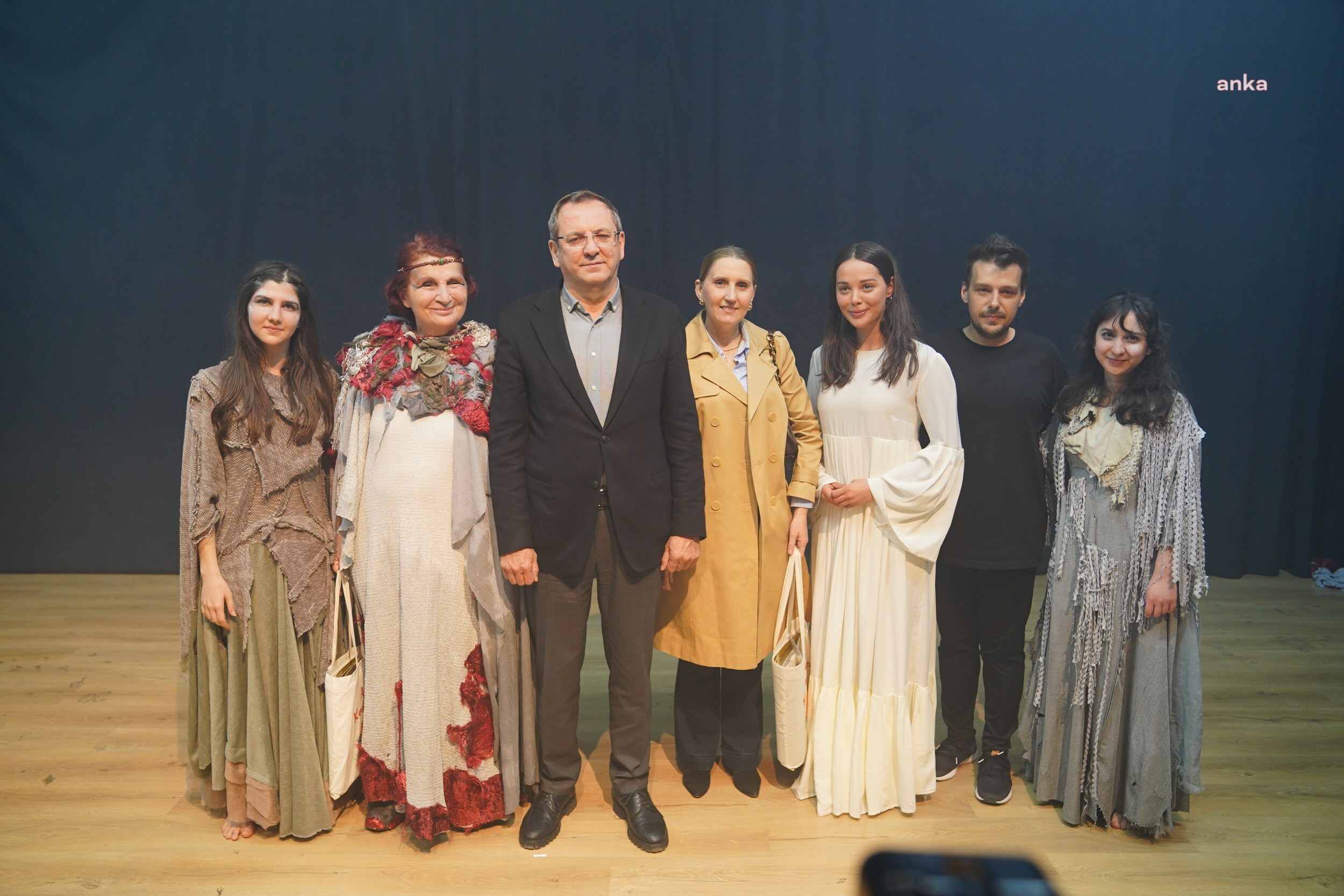 3. KADIN OYUNLARI FESTİVALİ AYVALIK’TA BAŞLADI