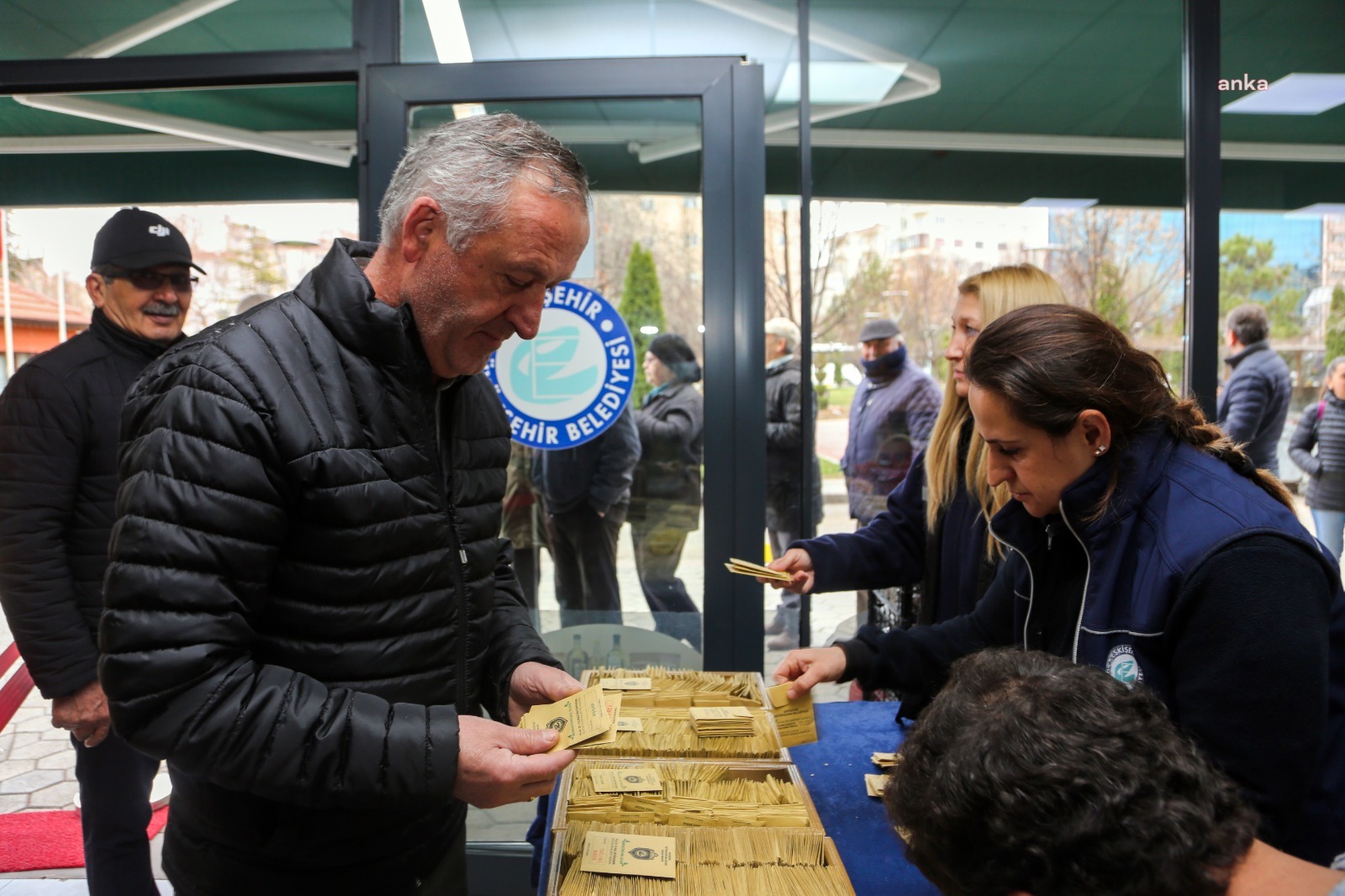 EBB'NİN KENT MERKEZLERİNDEKİ ÜRETİCİ MARKETLERİNDE YEREL TOHUM KUYRUĞU