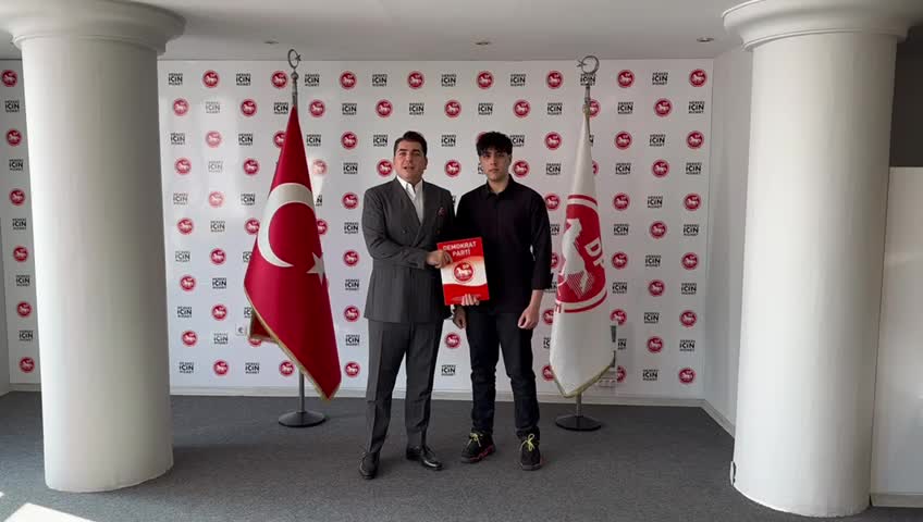 DEMOKRAT PARTİ'YE 18 YAŞINDA MİLLETVEKİLİ ADAY ADAYI