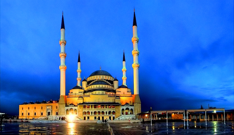 DİYANET YENİ TEDBİRLERİ AÇIKLADI: CUMA GÜNÜ VE KANDİLDE CAMİLER KAPALI OLACAK