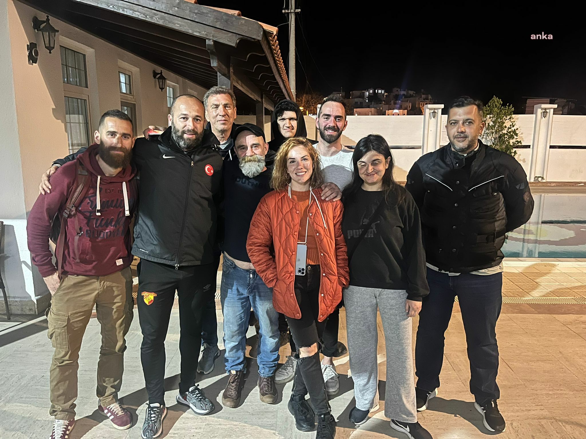 GÖNÜLLÜ YUNAN AŞÇILARDAN BODRUM'DA İFTAR YEMEĞİ