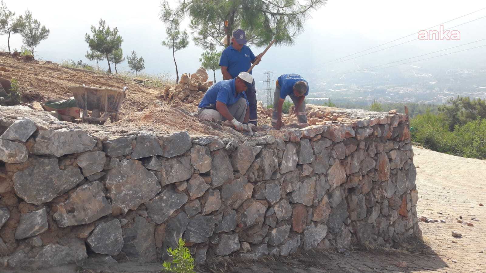 ANTALYA BÜYÜKŞEHİR BELEDİYESİ'NDEN İLÇELERDE MEZARLIK TEMİZLİĞİ