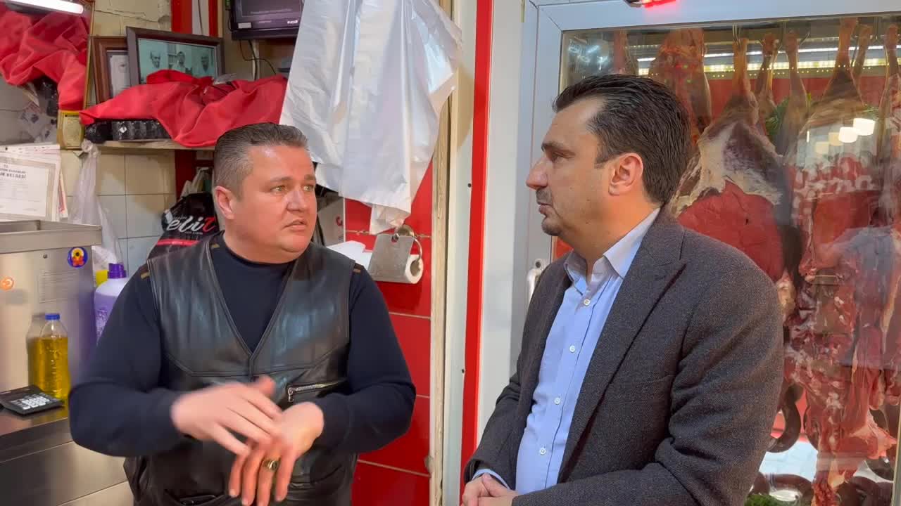 MANİSALI KASAP: VATANDAŞ BİR PEYNİRCİYE GİDECEK, BİR DE BİZE GELECEK; BİN LİRA. VATANDAŞIN ALIM GÜCÜ YOK. GELİR GİDER TABLOSU BOZUK
