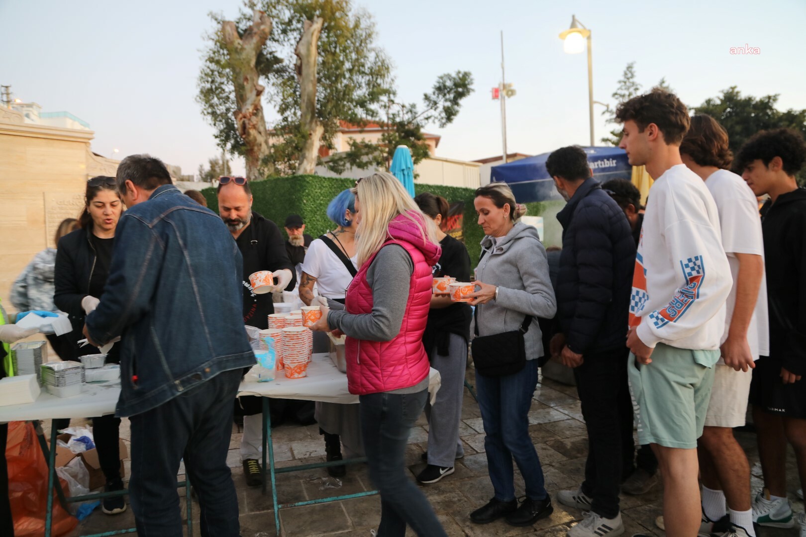 YUNAN GÖNÜLLÜLERDEN BODRUM KUMBAHÇE’DE İFTAR YEMEĞİ