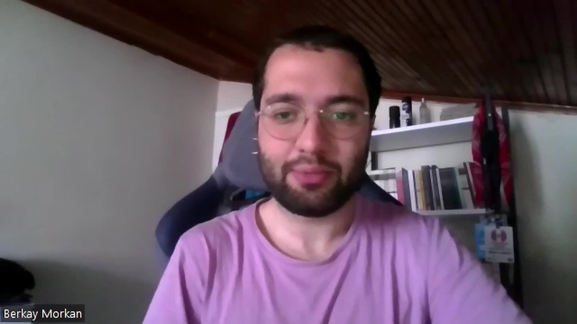 BOĞAZİÇİ ÜNİVERSİTESİ İÇİNDEKİ BARINAĞIN TAŞINMASINA GÖNÜLLÜLER TEPKİLİ... BU PAWS GÖNÜLLÜSÜ MORKAN: “SARIYER BELEDİYESİ KÖPEKLERİN TAŞINAMAYACAĞINA DAİR OKULA RAPOR VERDİ. BUNA RAĞMEN UMURSAMADILAR”