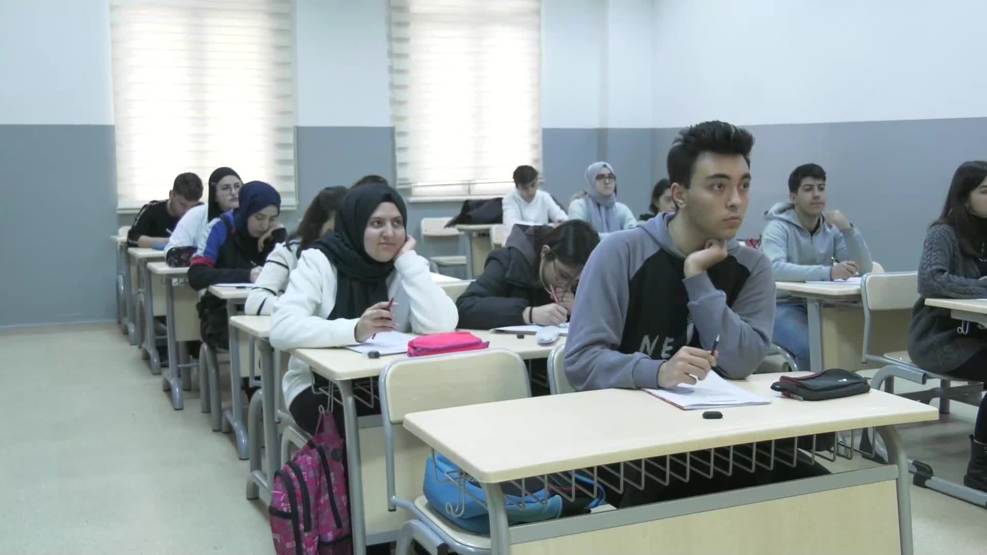 ANKARA BÜYÜKŞEHİR BELEDİYESİ'NİN YKS HAZIRLIK KURSLARI DEVAM EDİYOR